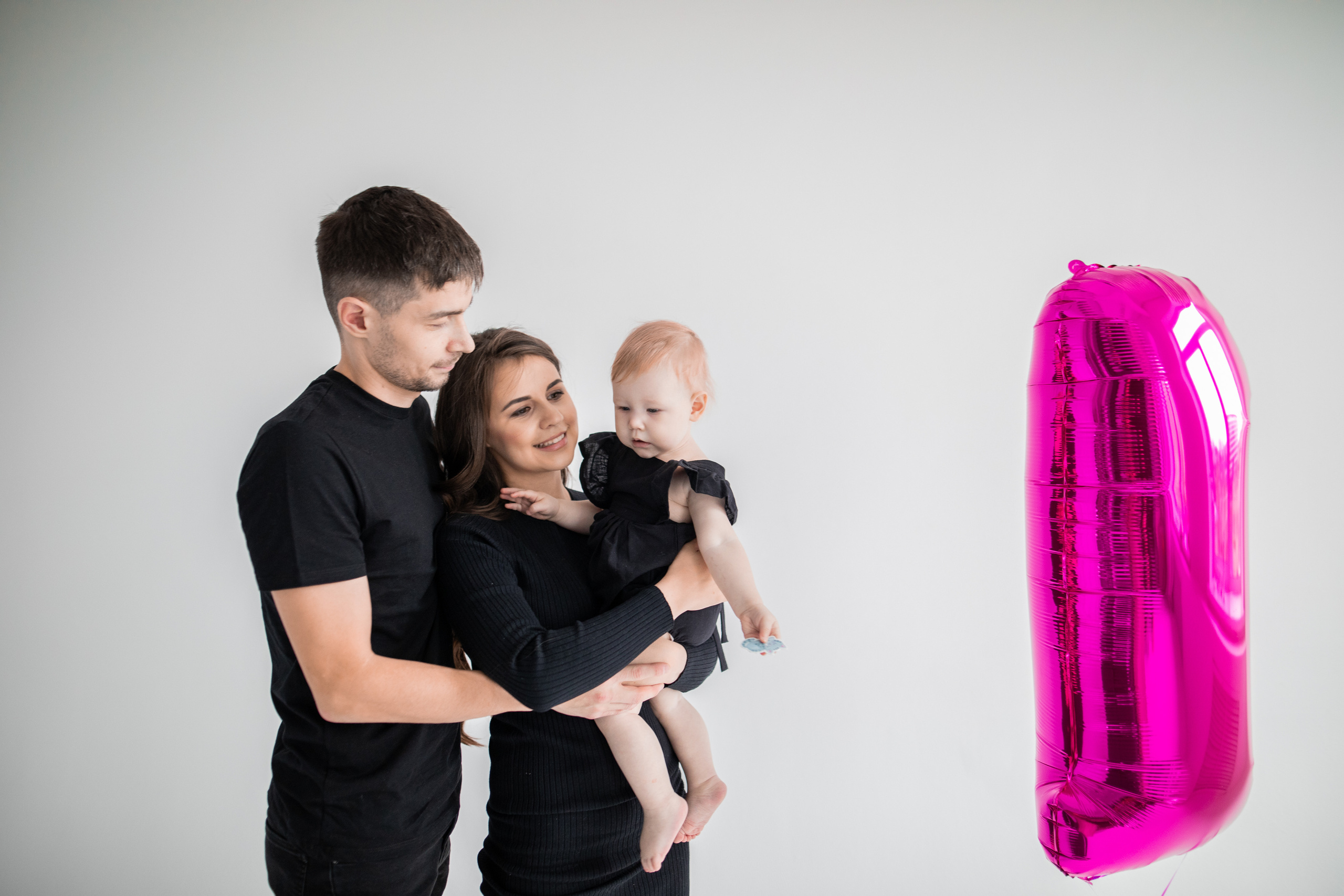 Семейная фотосессия в фотостудии или дома Нижний Новгород. Фотограф на крещение и венчание в Нижнем Новгороде.Свадебный Фотограф