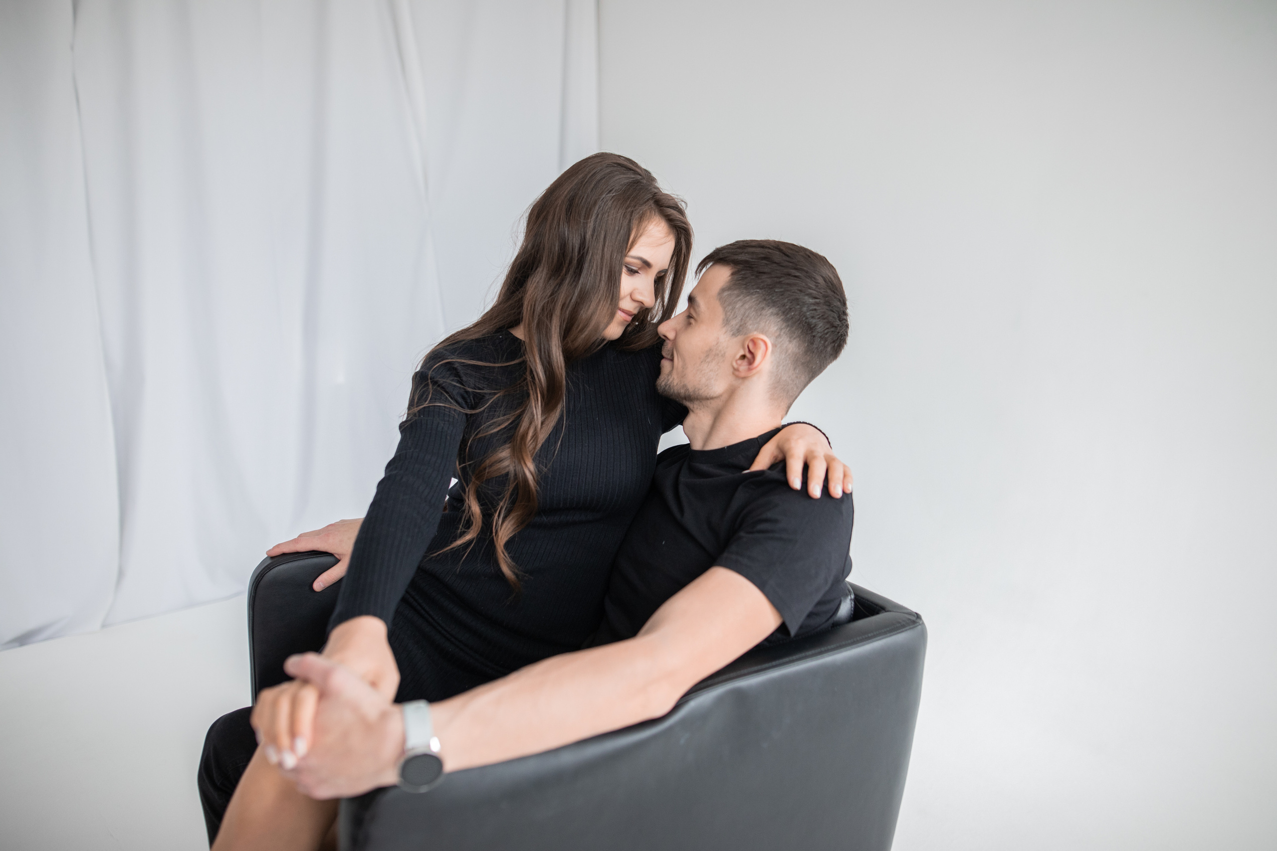 Семейная фотосессия в фотостудии или дома Нижний Новгород. Фотограф на крещение и венчание в Нижнем Новгороде.Свадебный Фотограф