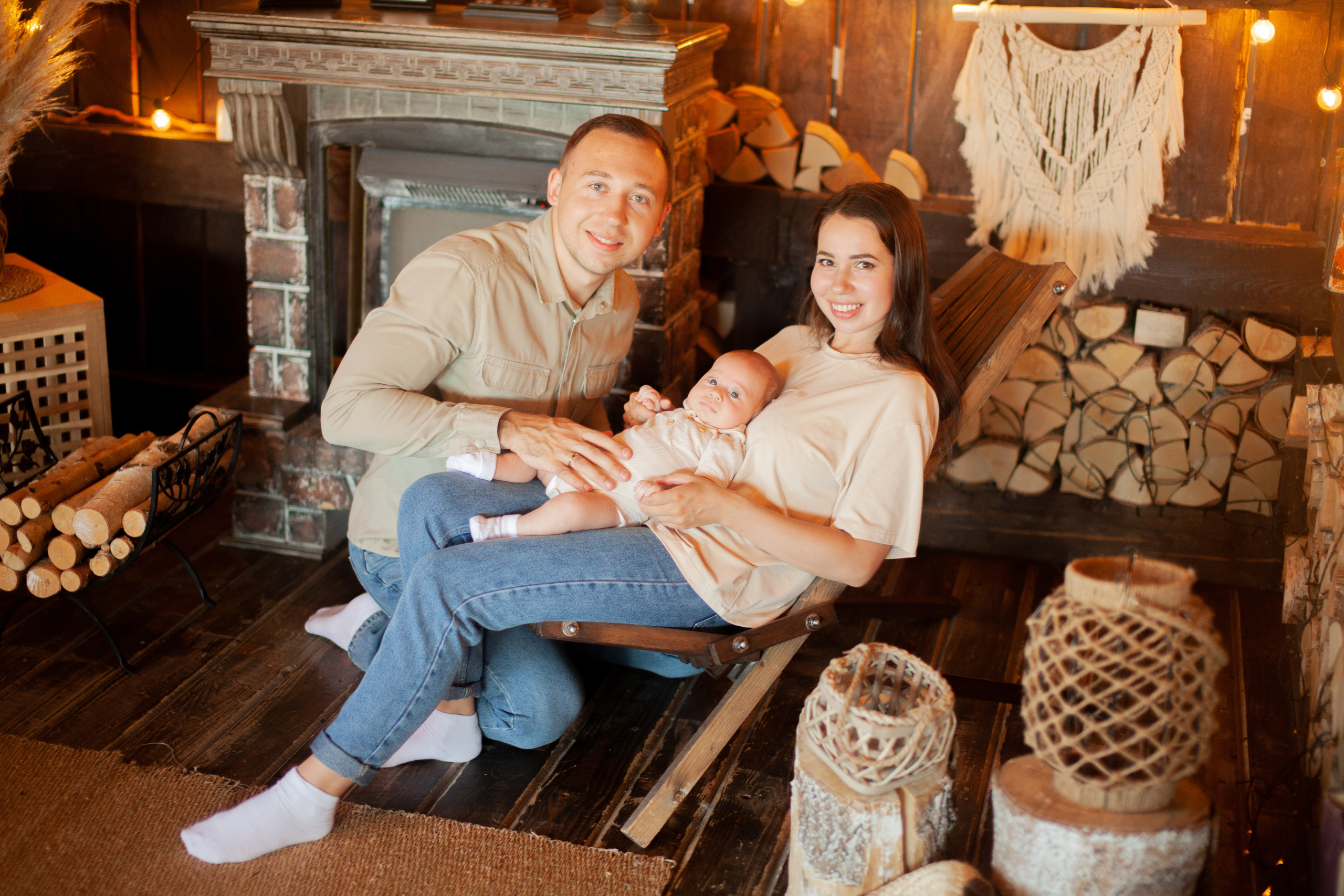 Семейная фотосессия в фотостудии и дома с новорожденным малышом. Фотограф на крещение и венчание в Нижнем Новгороде.Свадебный Фотограф