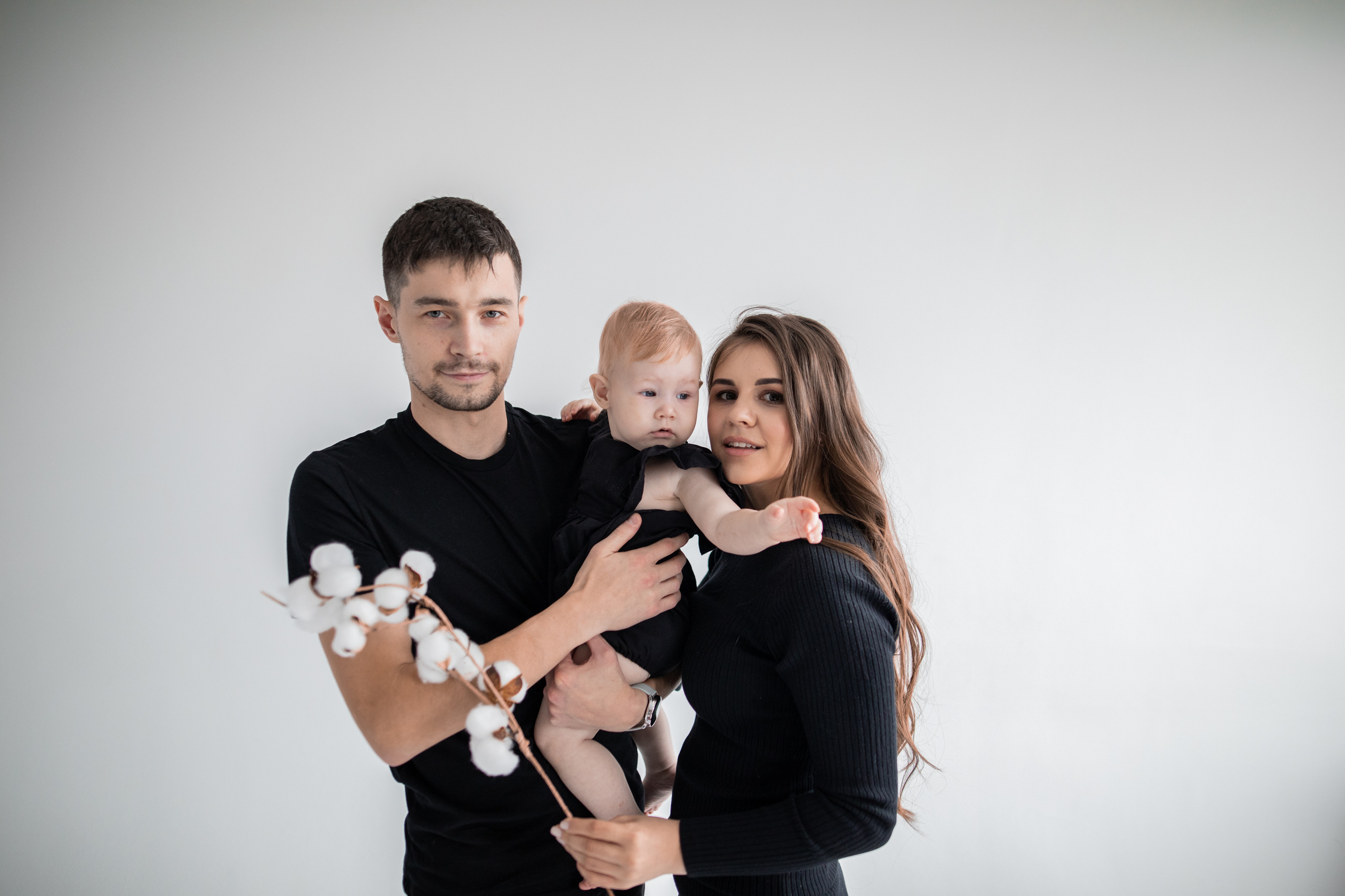 Семейная фотосессия в фотостудии или дома Нижний Новгород. Фотограф на крещение и венчание в Нижнем Новгороде.Свадебный Фотограф