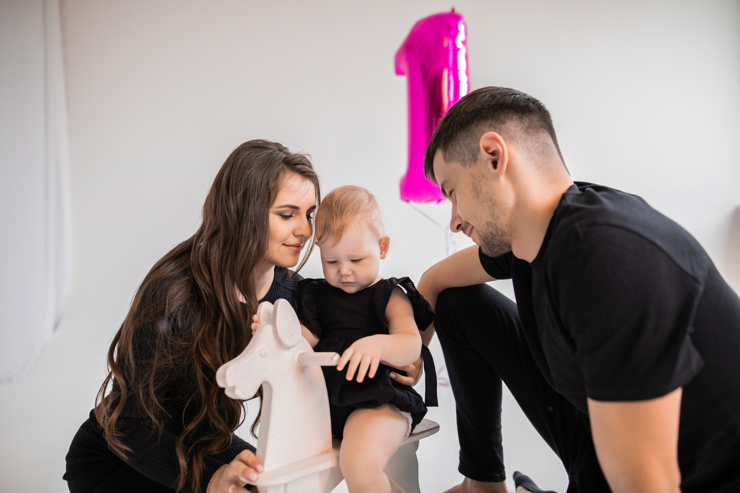 Семейная фотосессия в фотостудии или дома Нижний Новгород. Фотограф на крещение и венчание в Нижнем Новгороде.Свадебный Фотограф