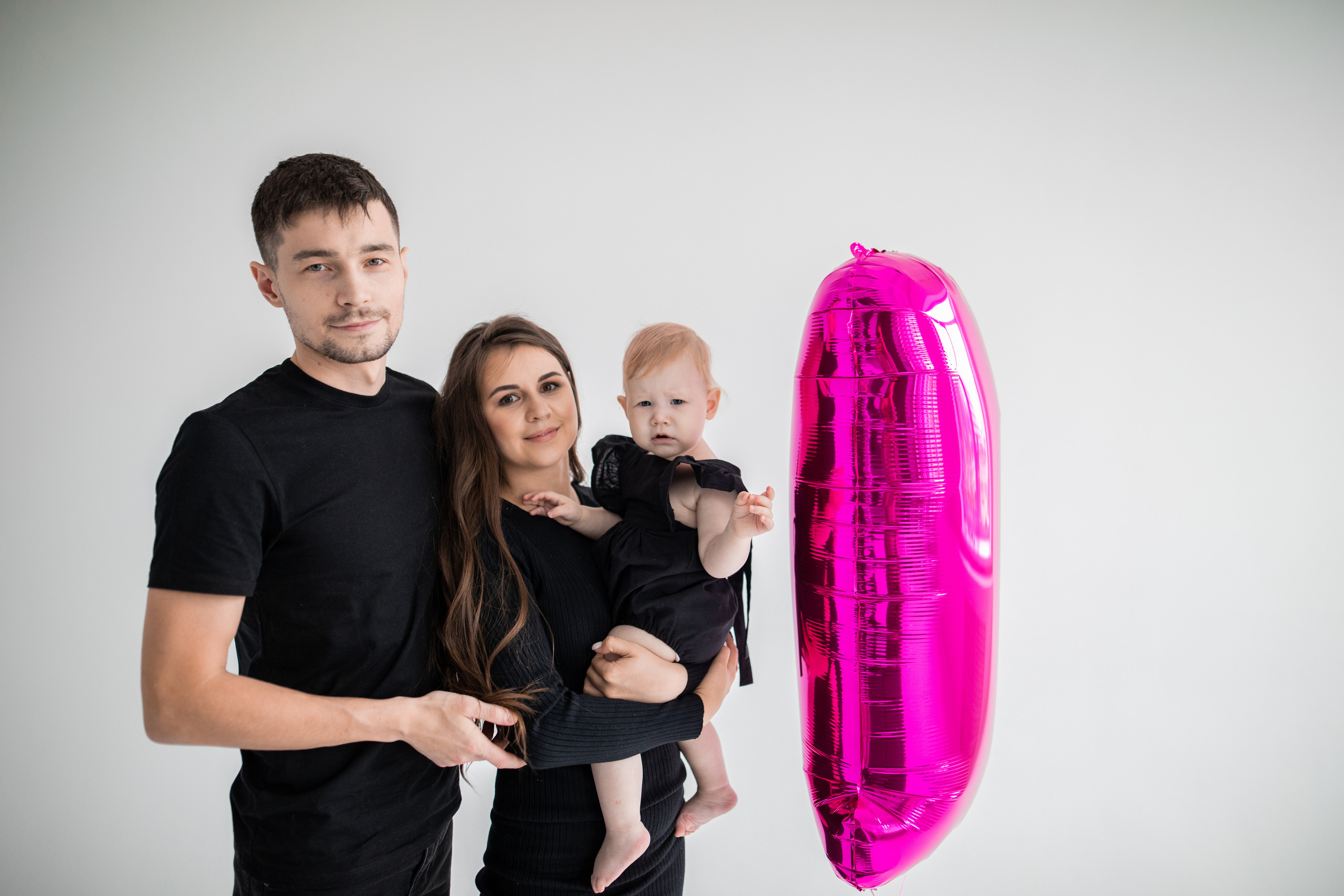 Семейная фотосессия в фотостудии или дома Нижний Новгород. Фотограф на крещение и венчание в Нижнем Новгороде.Свадебный Фотограф