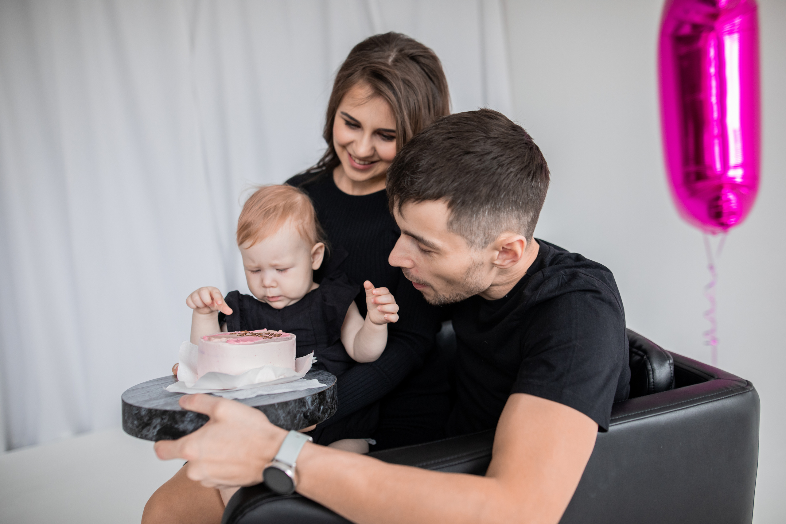 Семейная фотосессия в фотостудии или дома Нижний Новгород. Фотограф на крещение и венчание в Нижнем Новгороде.Свадебный Фотограф