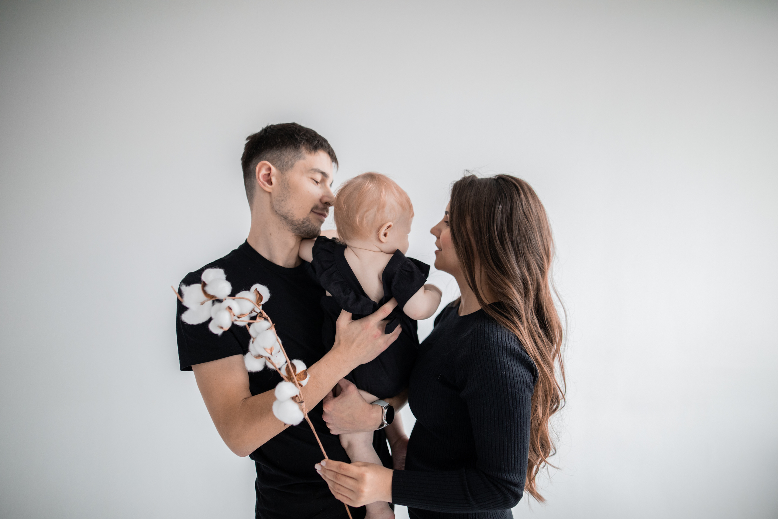 Семейная фотосессия в фотостудии или дома Нижний Новгород. Фотограф на крещение и венчание в Нижнем Новгороде.Свадебный Фотограф