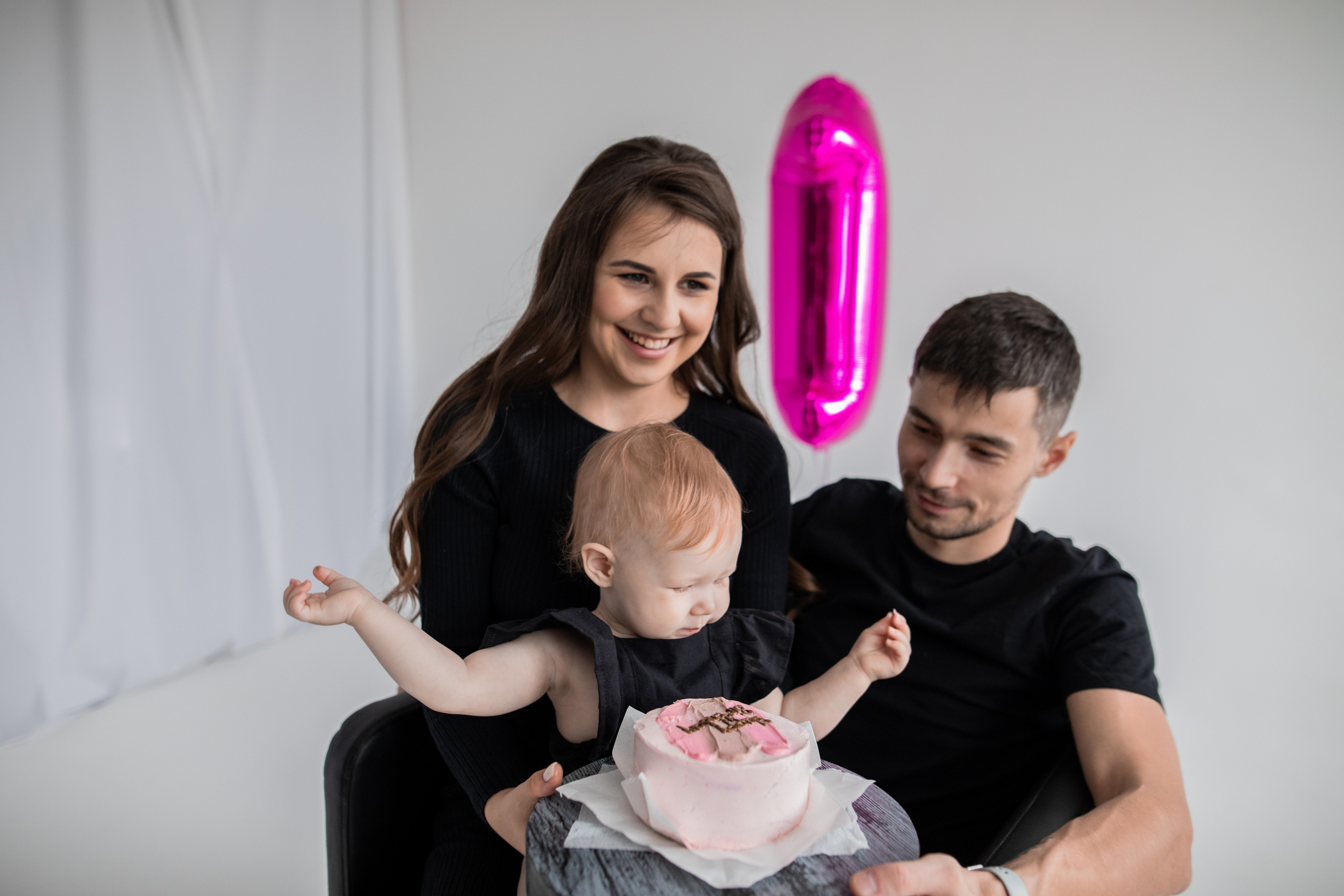 Семейная фотосессия в фотостудии или дома Нижний Новгород. Фотограф на крещение и венчание в Нижнем Новгороде.Свадебный Фотограф