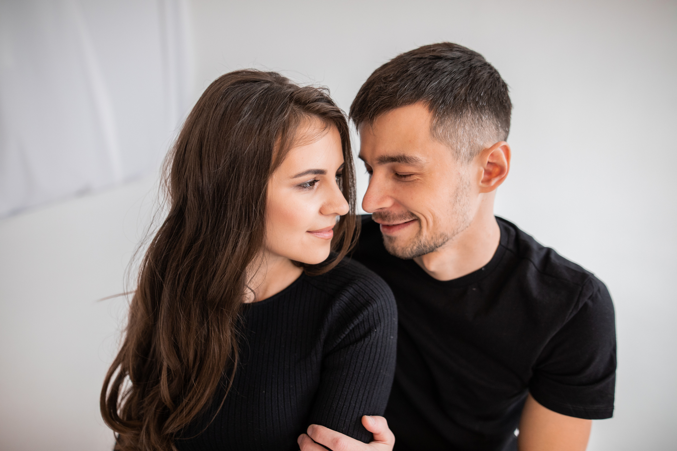 Семейная фотосессия в фотостудии или дома Нижний Новгород. Фотограф на крещение и венчание в Нижнем Новгороде.Свадебный Фотограф