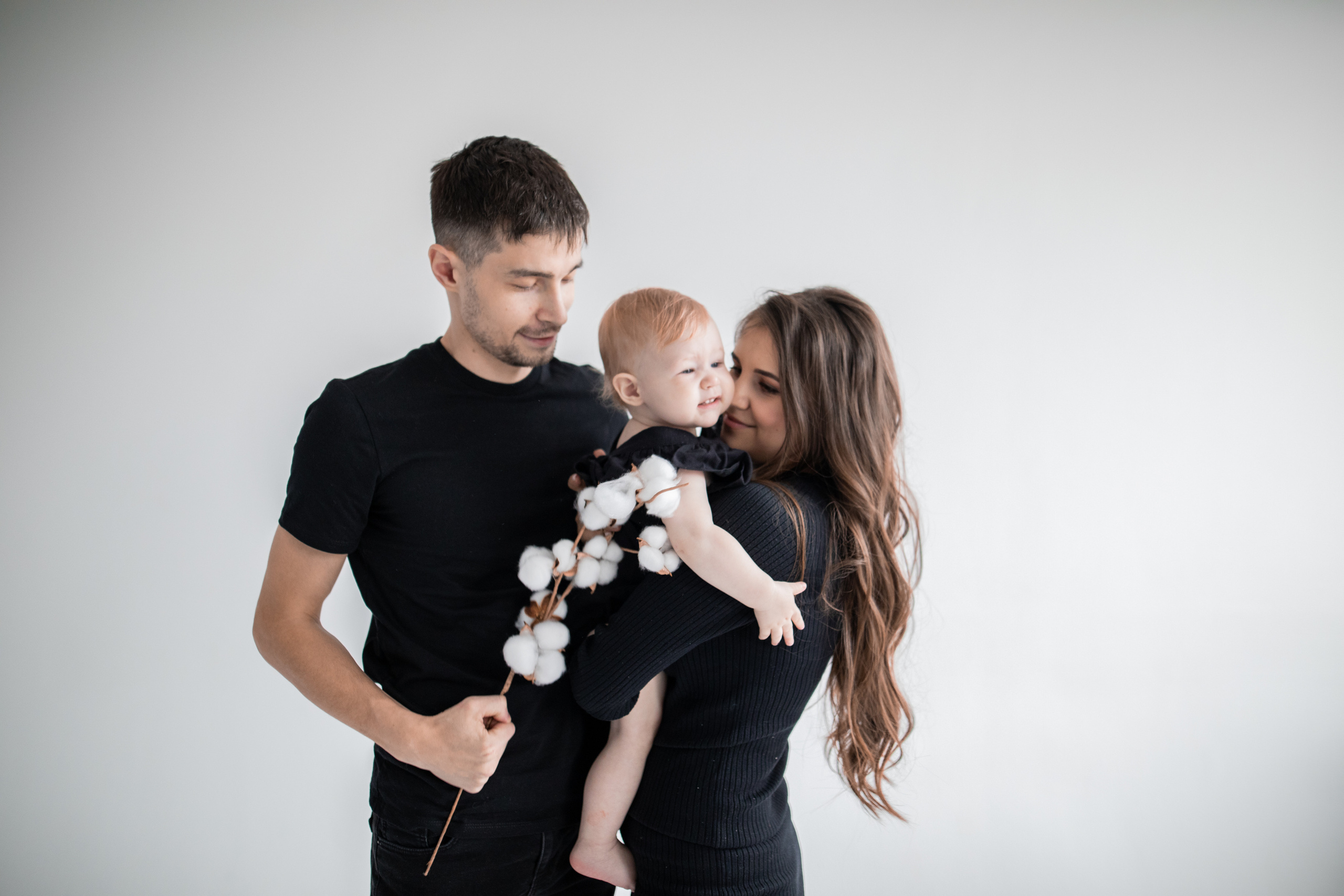 Семейная фотосессия в фотостудии или дома Нижний Новгород. Фотограф на крещение и венчание в Нижнем Новгороде.Свадебный Фотограф