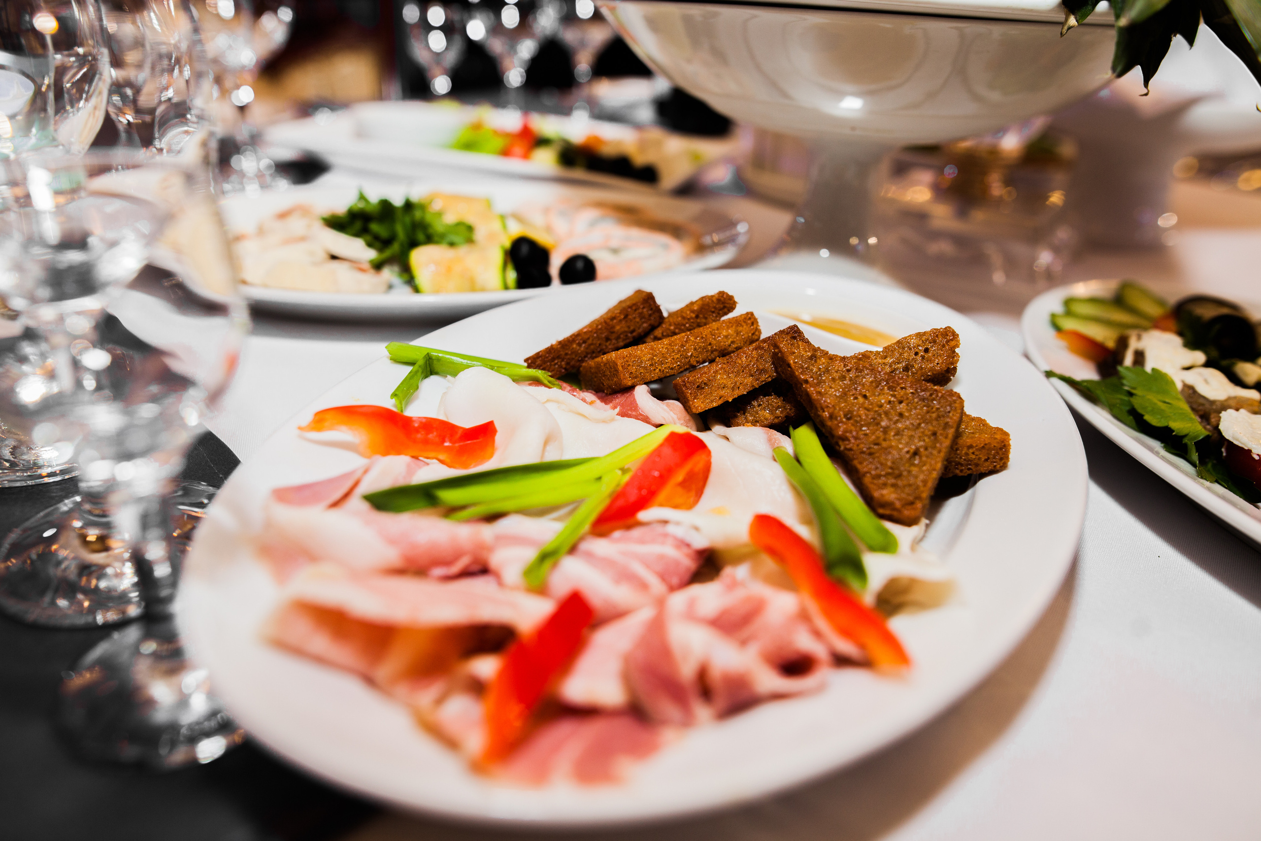 Интерьер.Еда.Ресторан. Фотограф на крещение и венчание в Нижнем Новгороде.Свадебный Фотограф