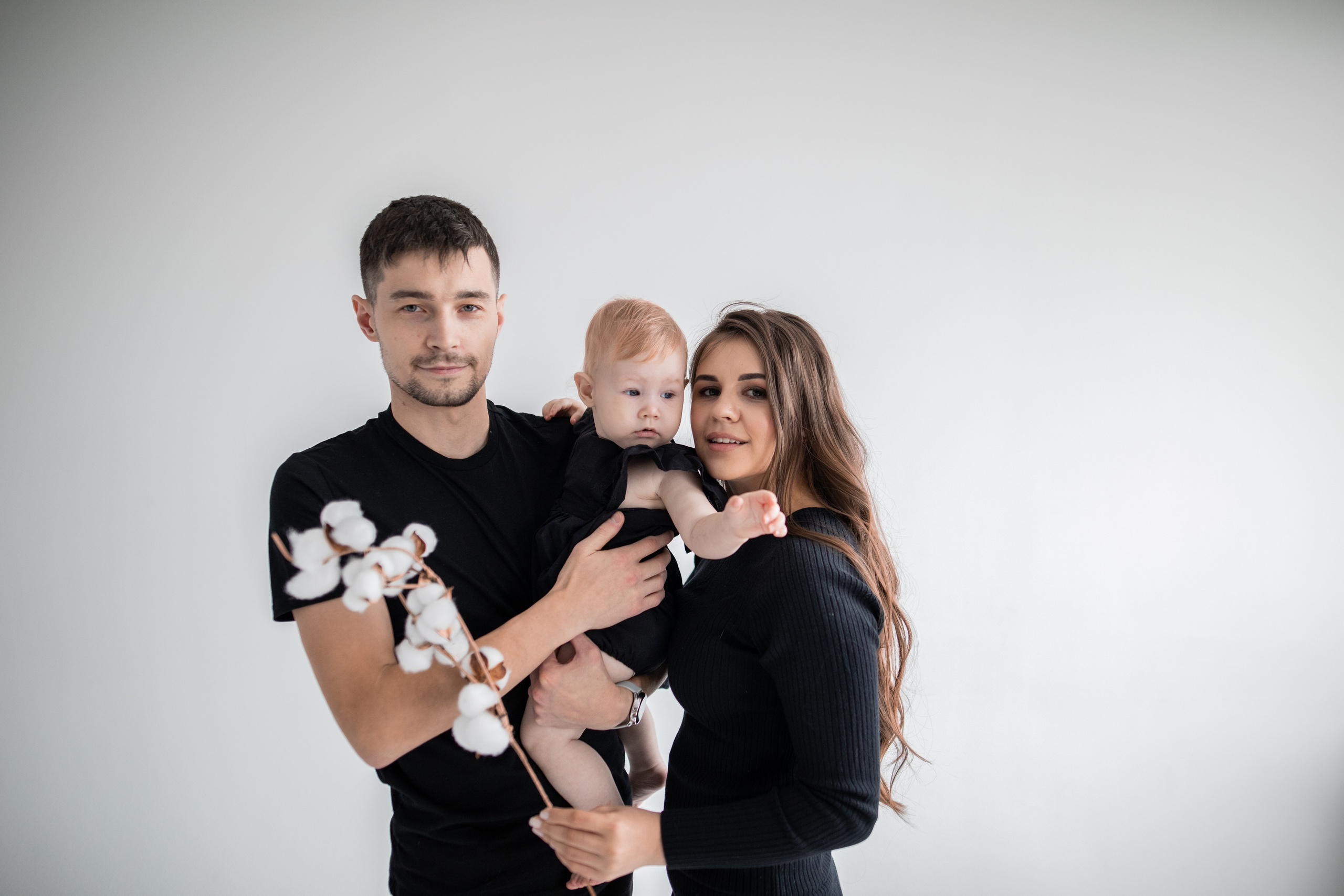 Семейная фотосессия в фотостудии или дома Нижний Новгород. Фотограф на крещение и венчание в Нижнем Новгороде.Свадебный Фотограф