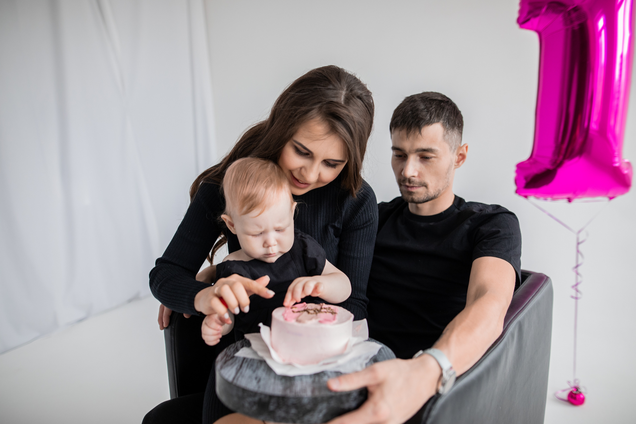 Семейная фотосессия в фотостудии или дома Нижний Новгород. Фотограф на крещение и венчание в Нижнем Новгороде.Свадебный Фотограф