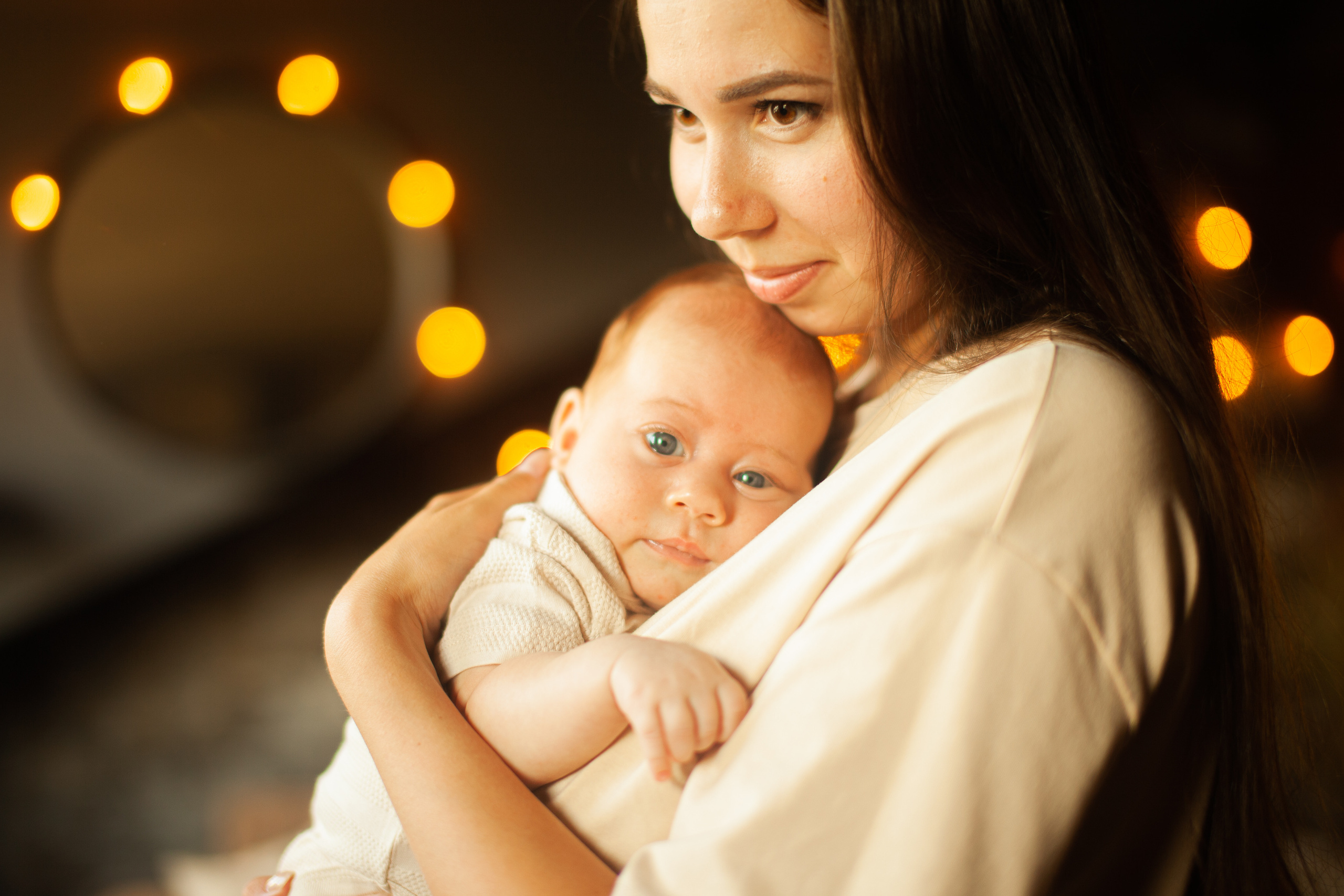 Семейная фотосессия в фотостудии и дома с новорожденным малышом. Фотограф на крещение и венчание в Нижнем Новгороде.Свадебный Фотограф