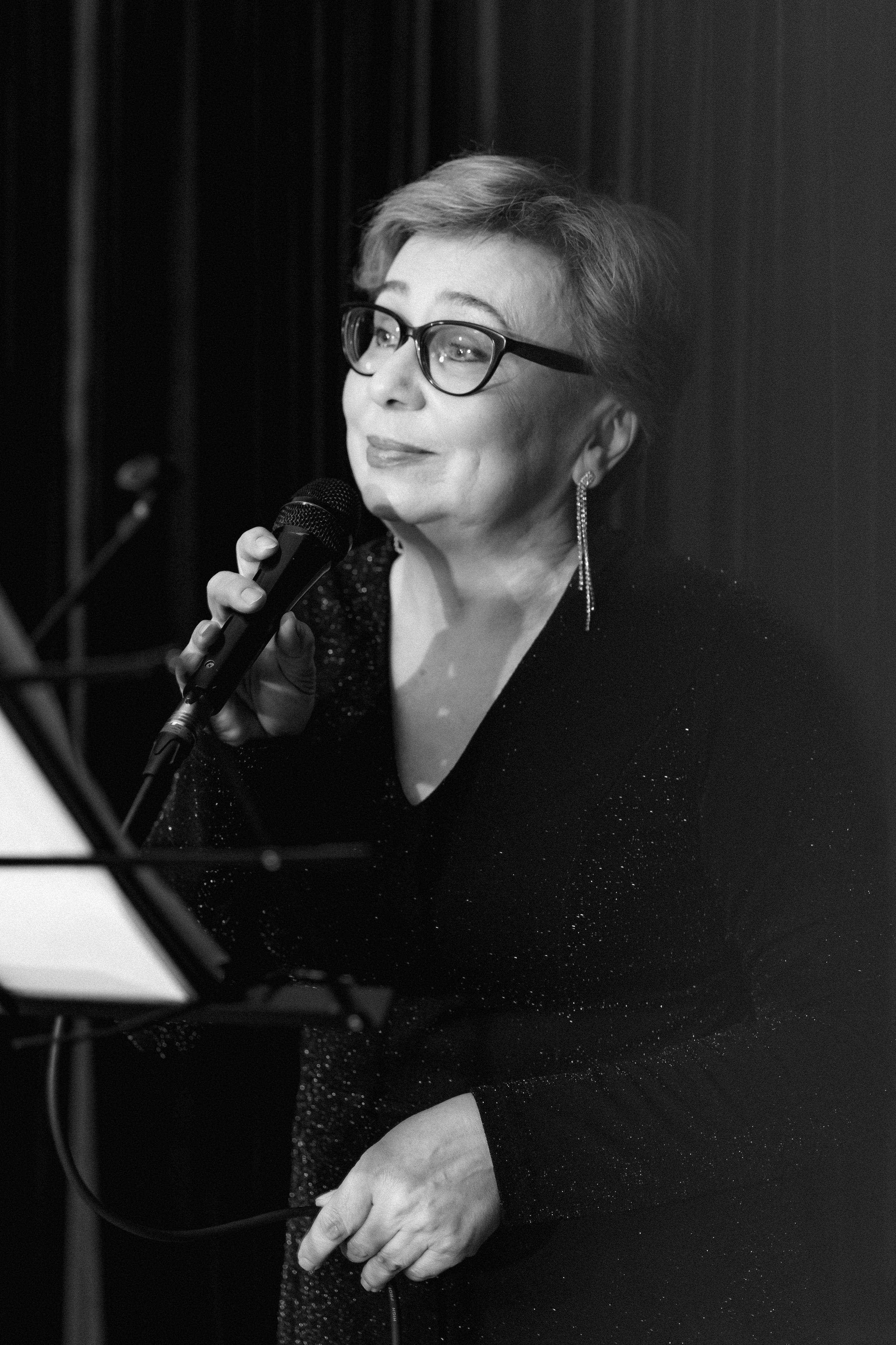 Концерт в В Душе Баре 🎙️ Педагог по вокалу СПб | Екатерина Манаева. Репортажный фотограф в Санкт-Петербурге Никита Лу