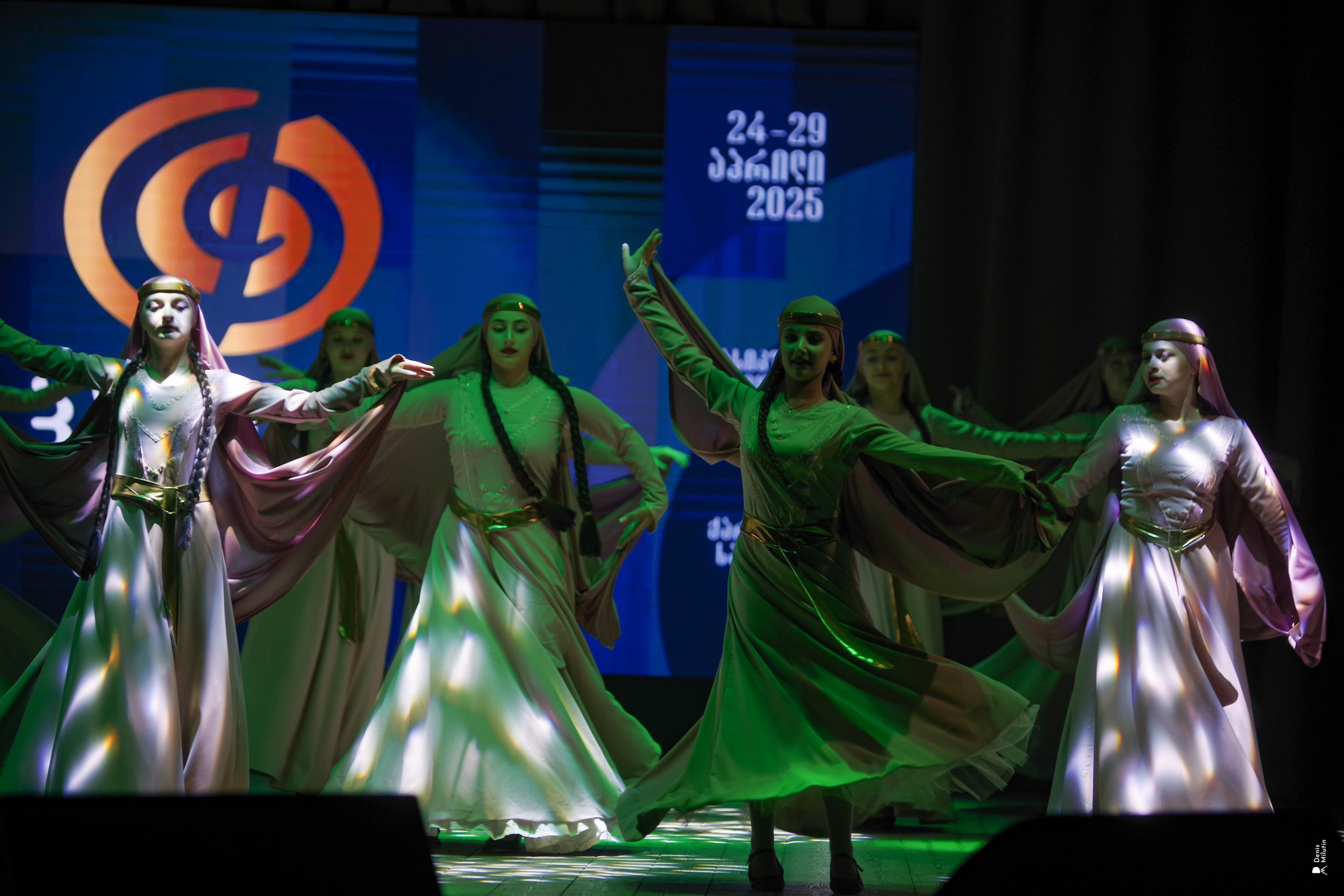 Танцы в Хоби. Портретный фотограф Денис Милютин