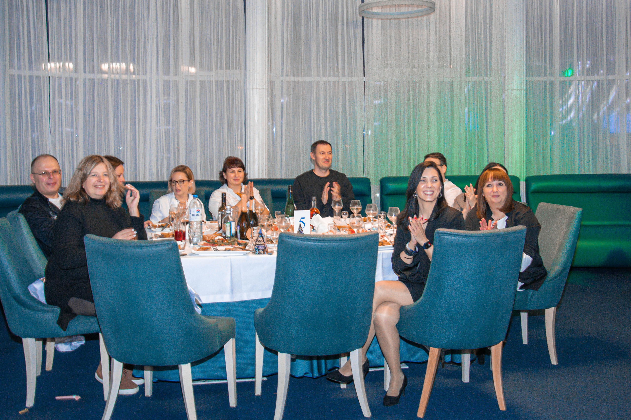 Корпоратив. Женский фотограф в Людиново и Киров