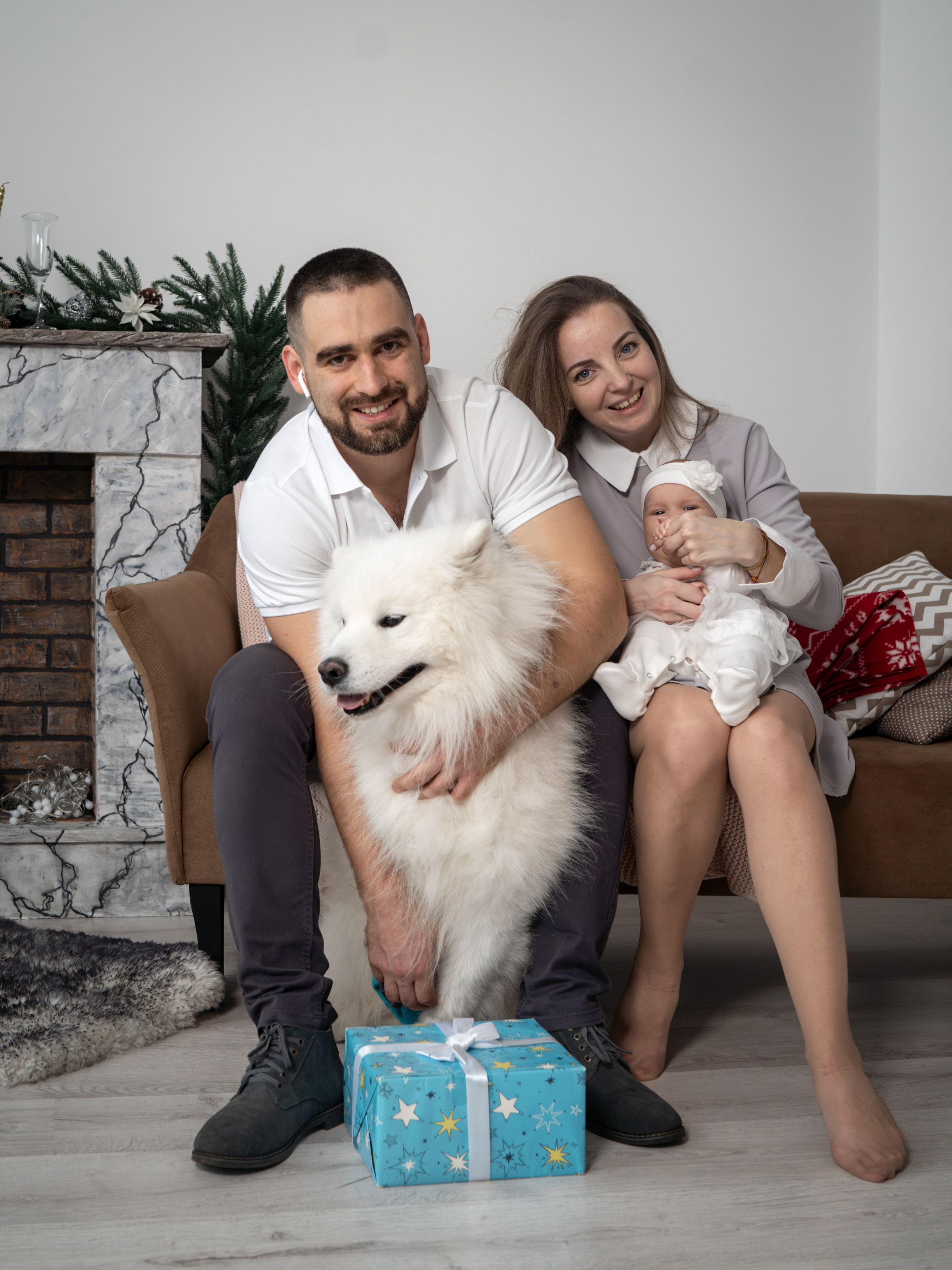 С самоедской лайкой. Фотограф Зинаида Евдокимова