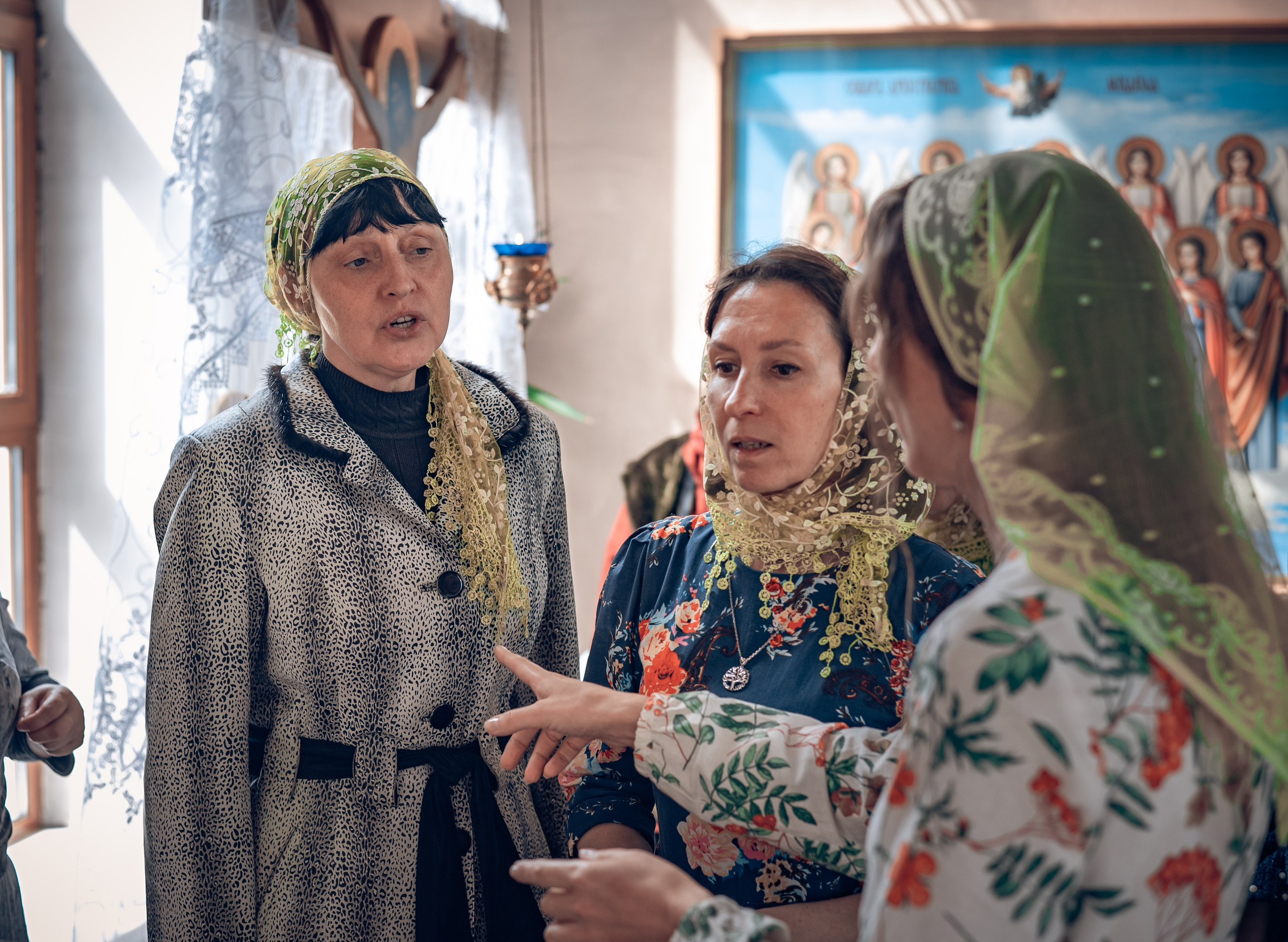 Троицкая служба в Рождественско-Никольском храме хутора Николаенко. Фотографы крещения/венчания  Красноярск Татьяна и Вячеслав Переваловы