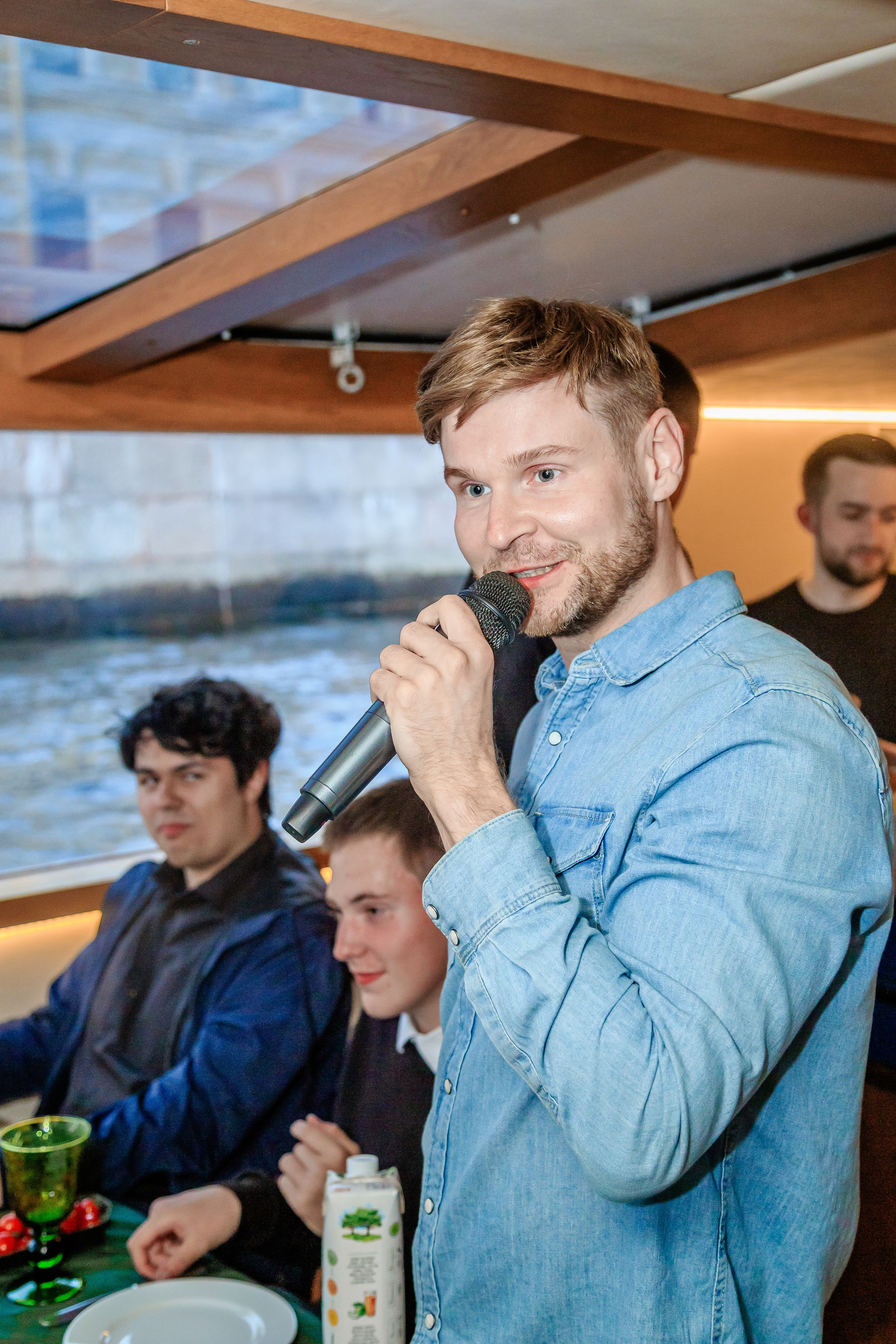 Выпускной на теплоходе. Фотограф в Санкт-Петербурге Чумаков Семен