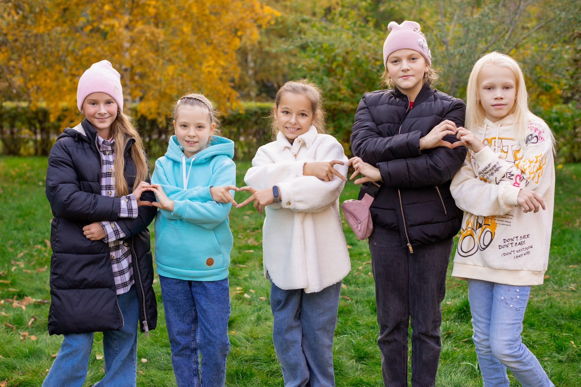 Яркая осенняя фотосессия: 76 школа 4 класс. СИГМА | Студия выпускных альбомов Красноярск