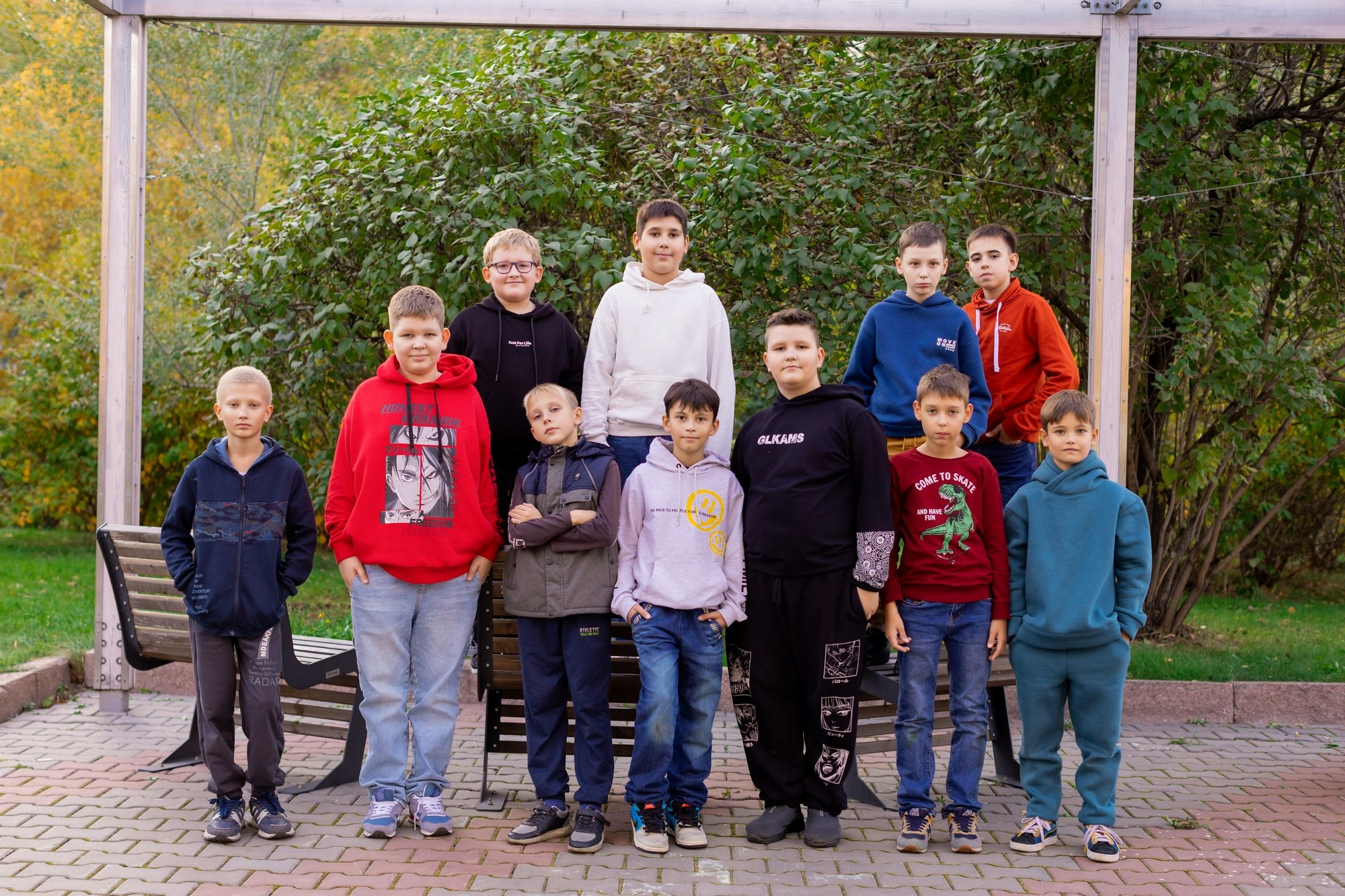 Яркая осенняя фотосессия: 76 школа 4 класс. СИГМА | Студия выпускных альбомов Красноярск