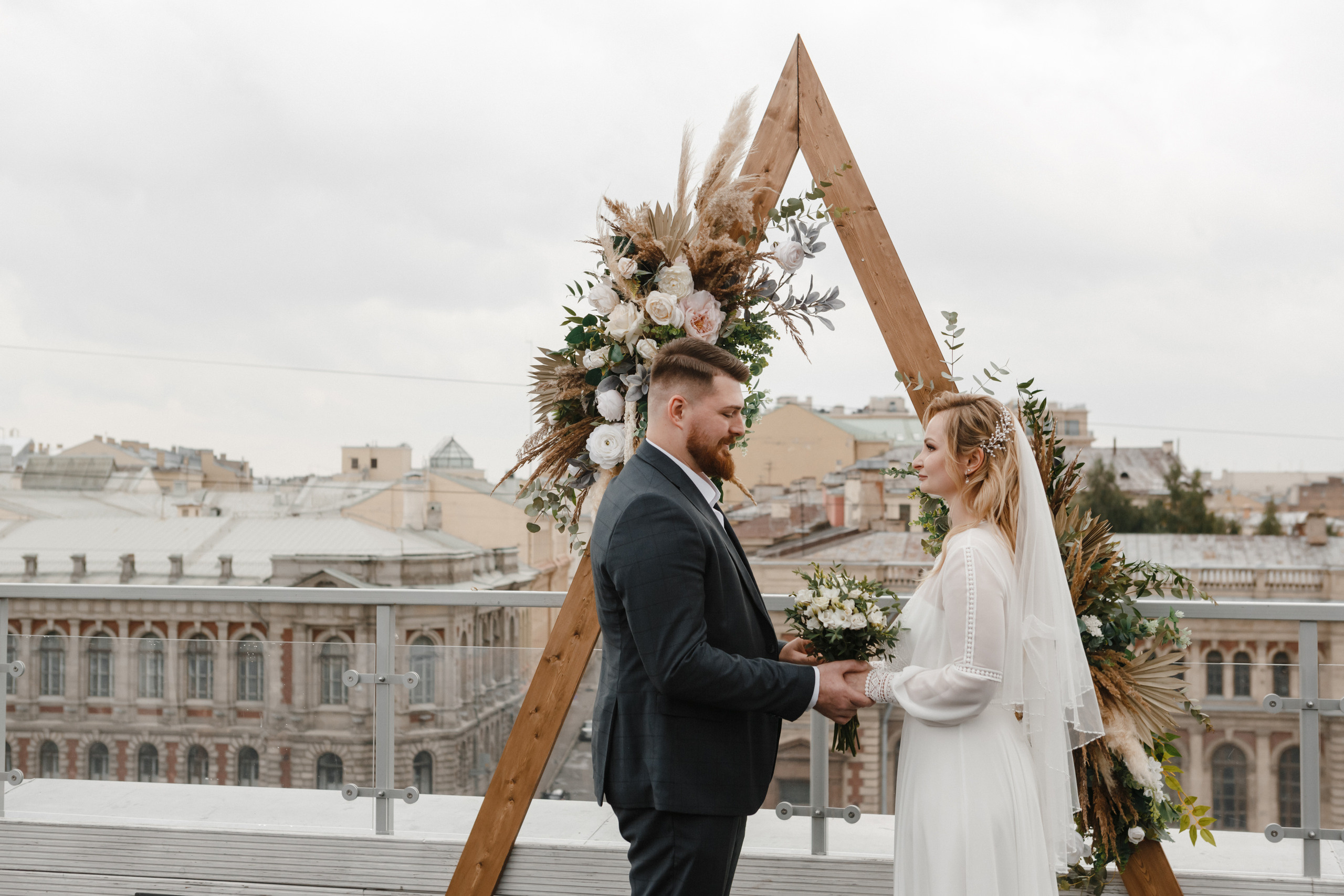 Ordered a groom?!. Galina and Nikita Bykovets, a wedding photographer and videographer duo in Germany