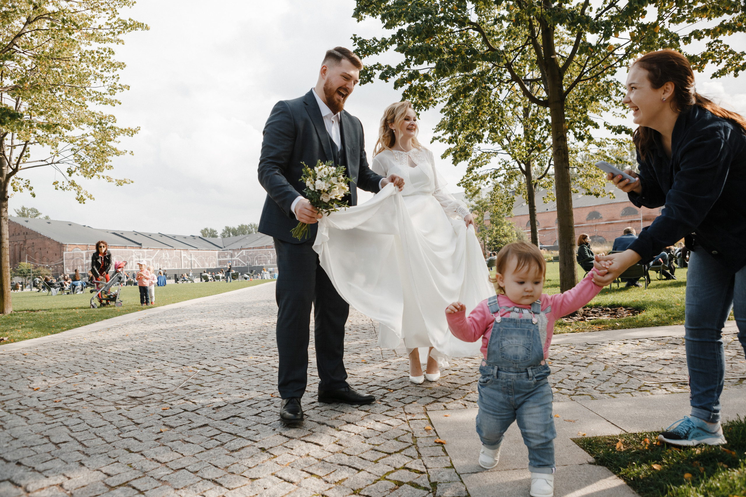 Ordered a groom?!. Galina and Nikita Bykovets, a wedding photographer and videographer duo in Germany