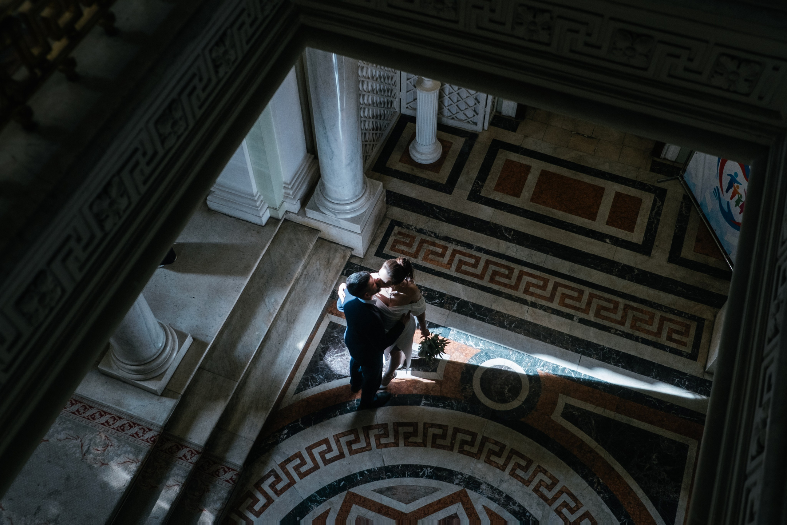 Быстрая фотосессия в ЗАГСе на Английской набережной. Professional photoartist in St. Petersburg (wedding, reportage, portrait, model book, love story) Alexander Shvedov