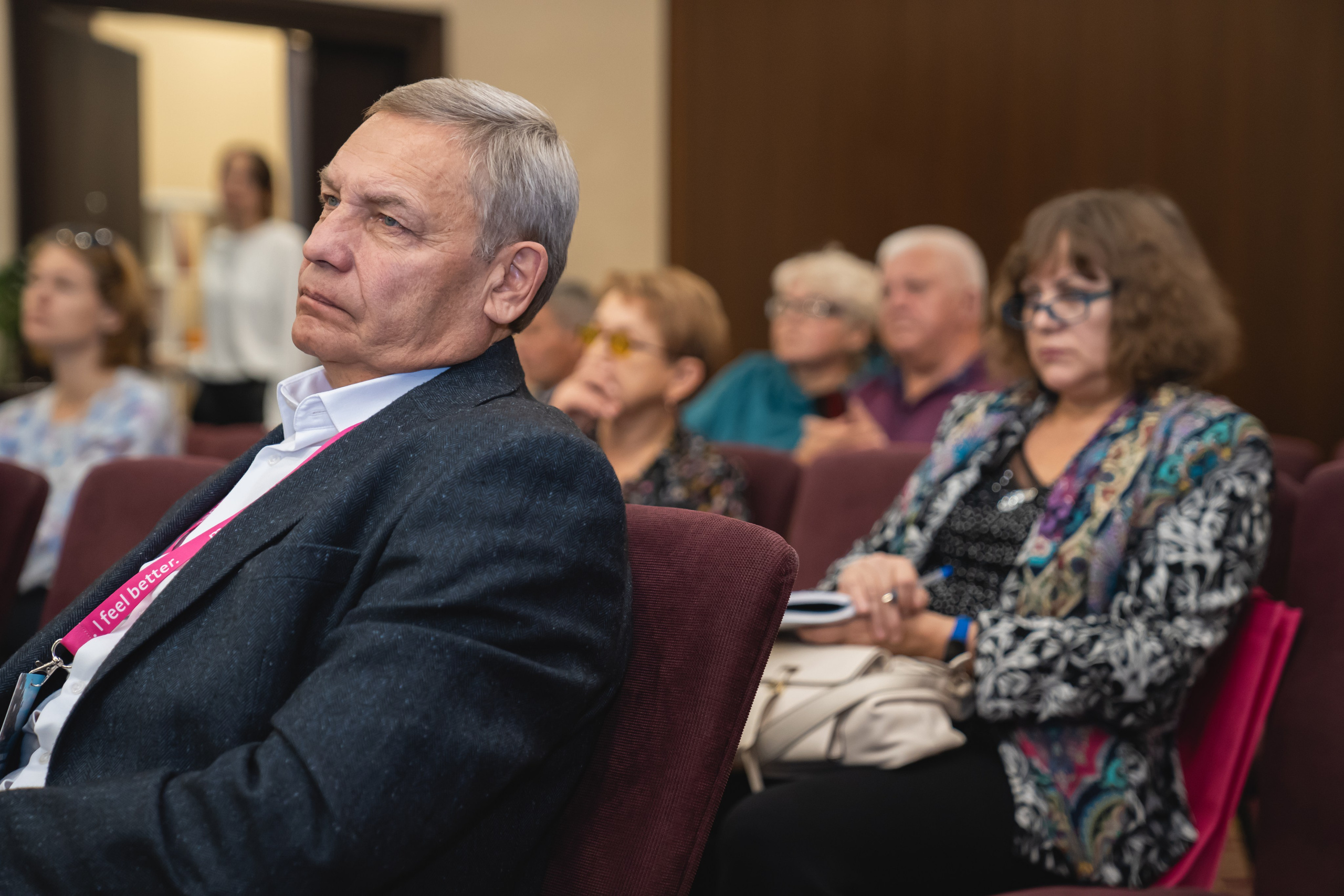 Фотосессия форумов, конференций. Занимаюсь профессиональной фотографией и живу рядом с Байкалом. Работаю в разных жанрах