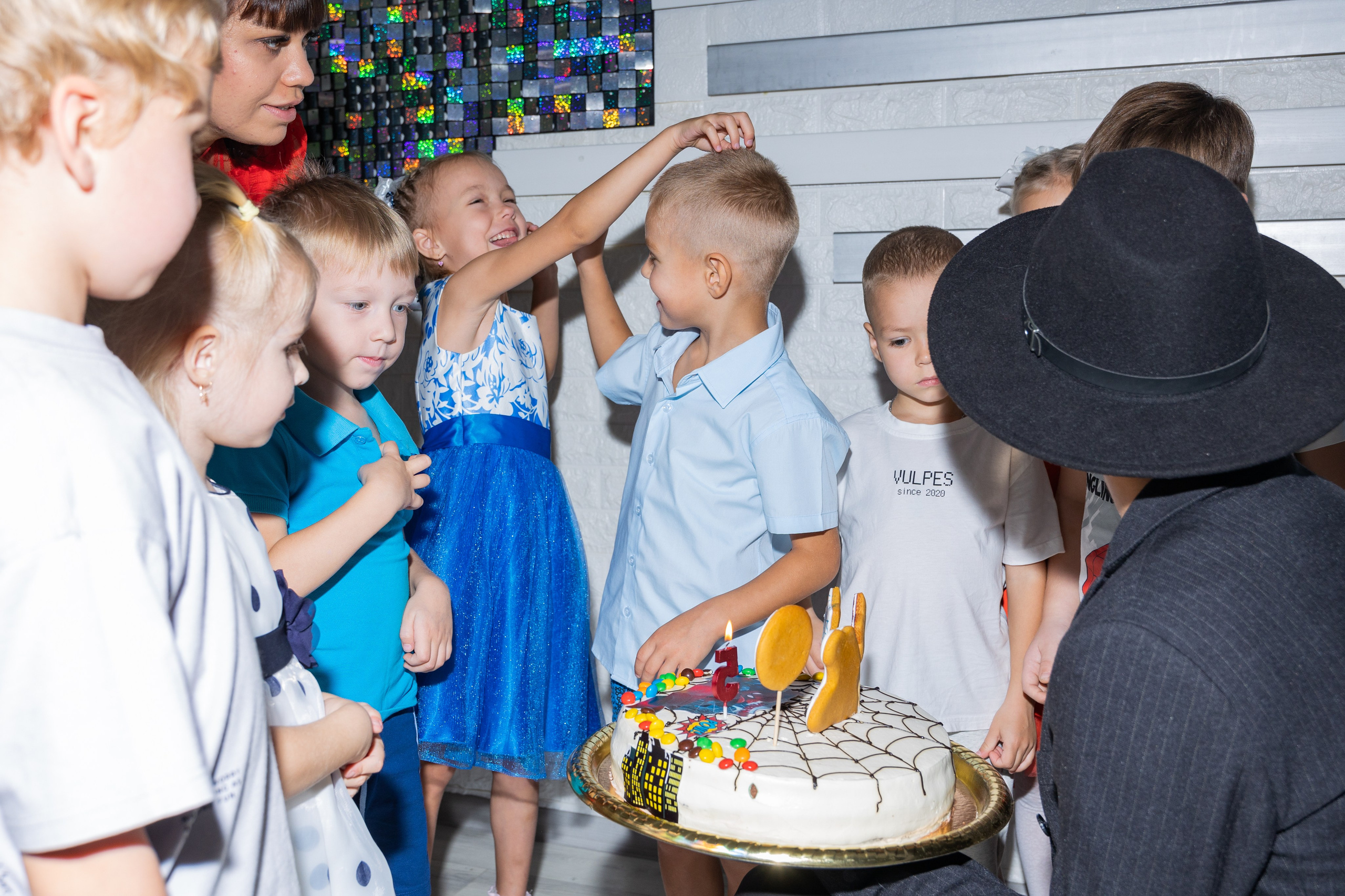 День Рождение в детском центре Качели. Выпускные альбомы во Владивостоке