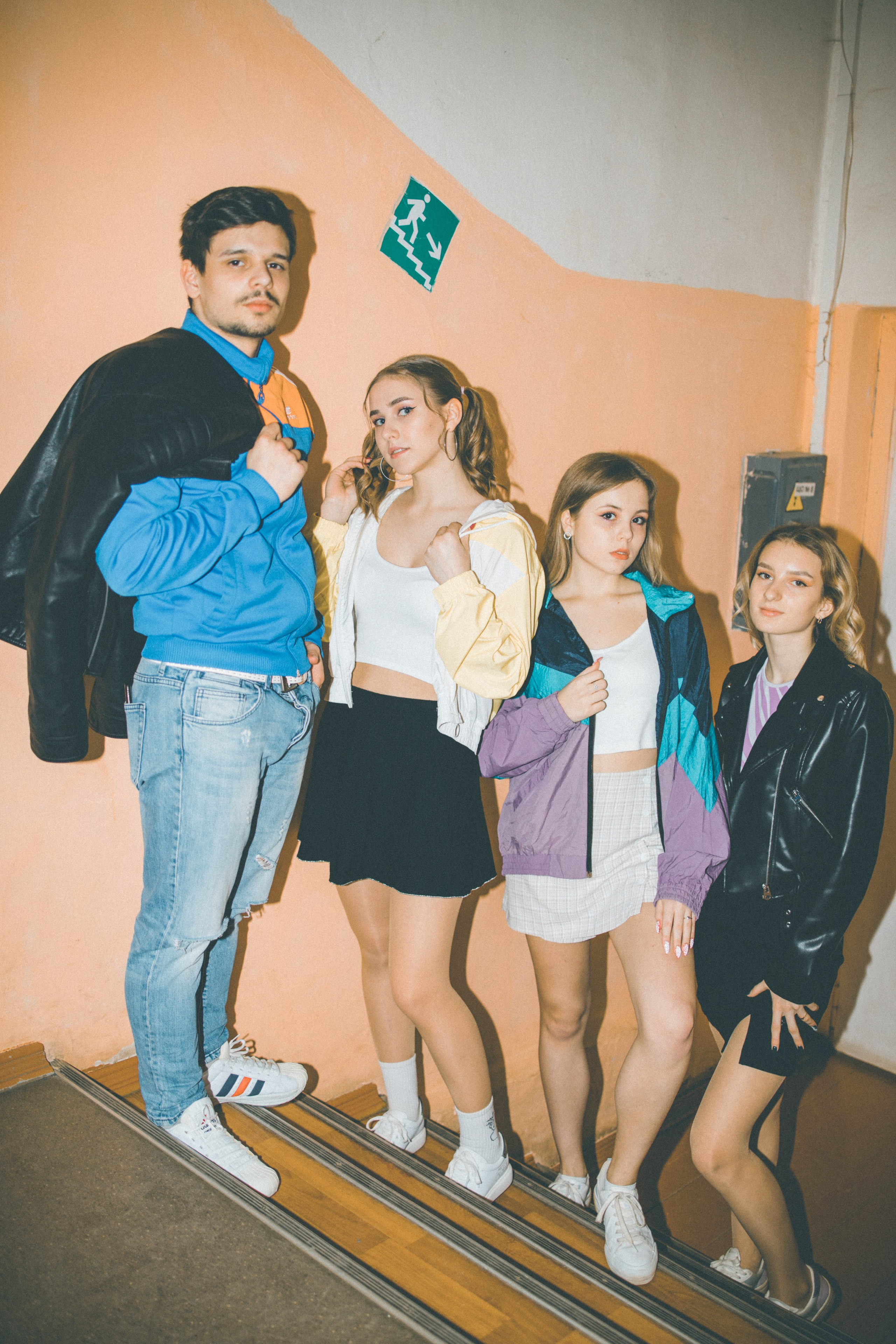 Фотосессия для выпускного альбома в стиле 90х. Москва. Выпускные альбомы в Серпухове