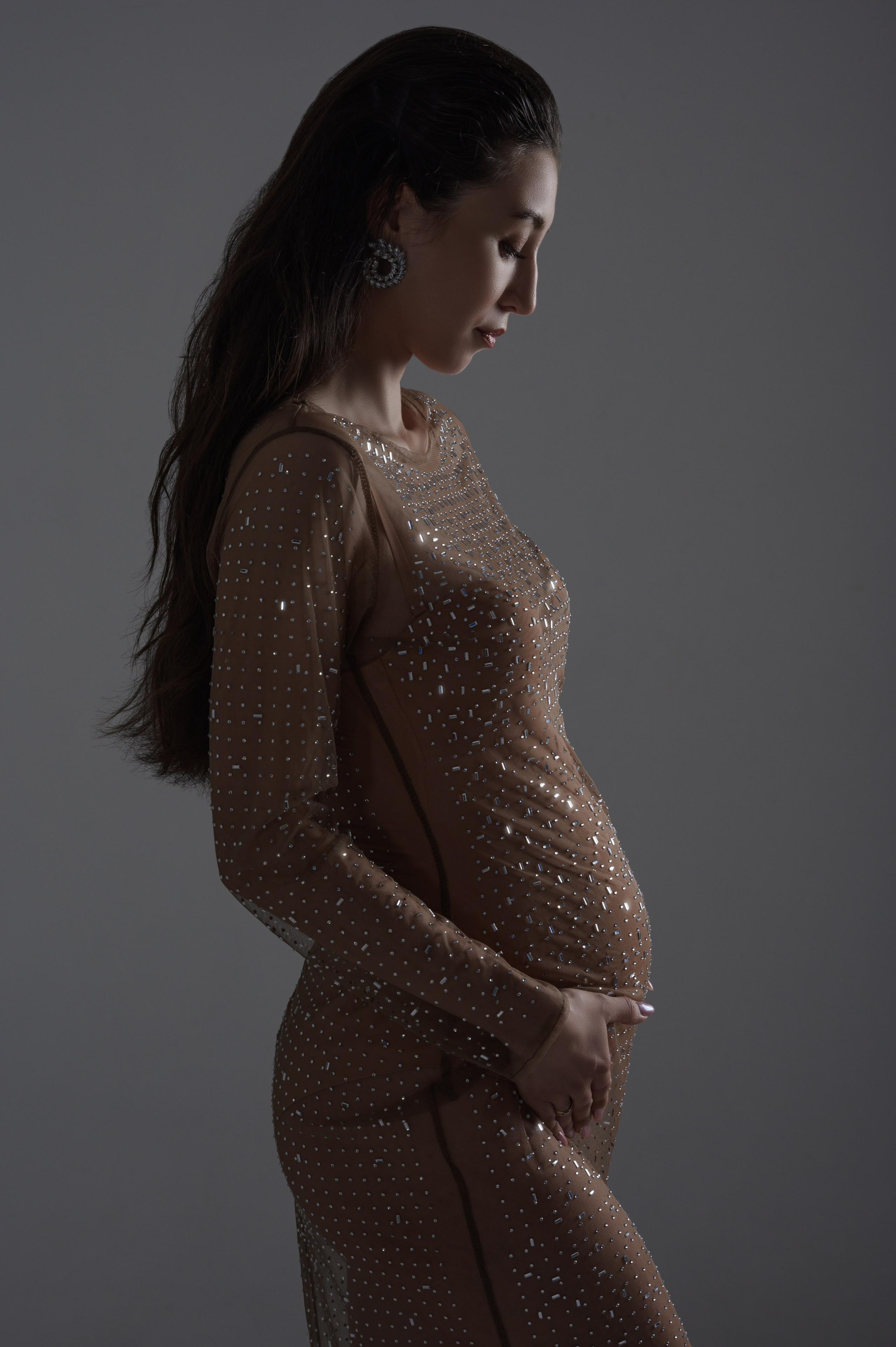 Фотосессия беременности в Крыму. Студийная фотосессия беременности. Стильная беременность. Фотограф беременных Ольга Топоривская.