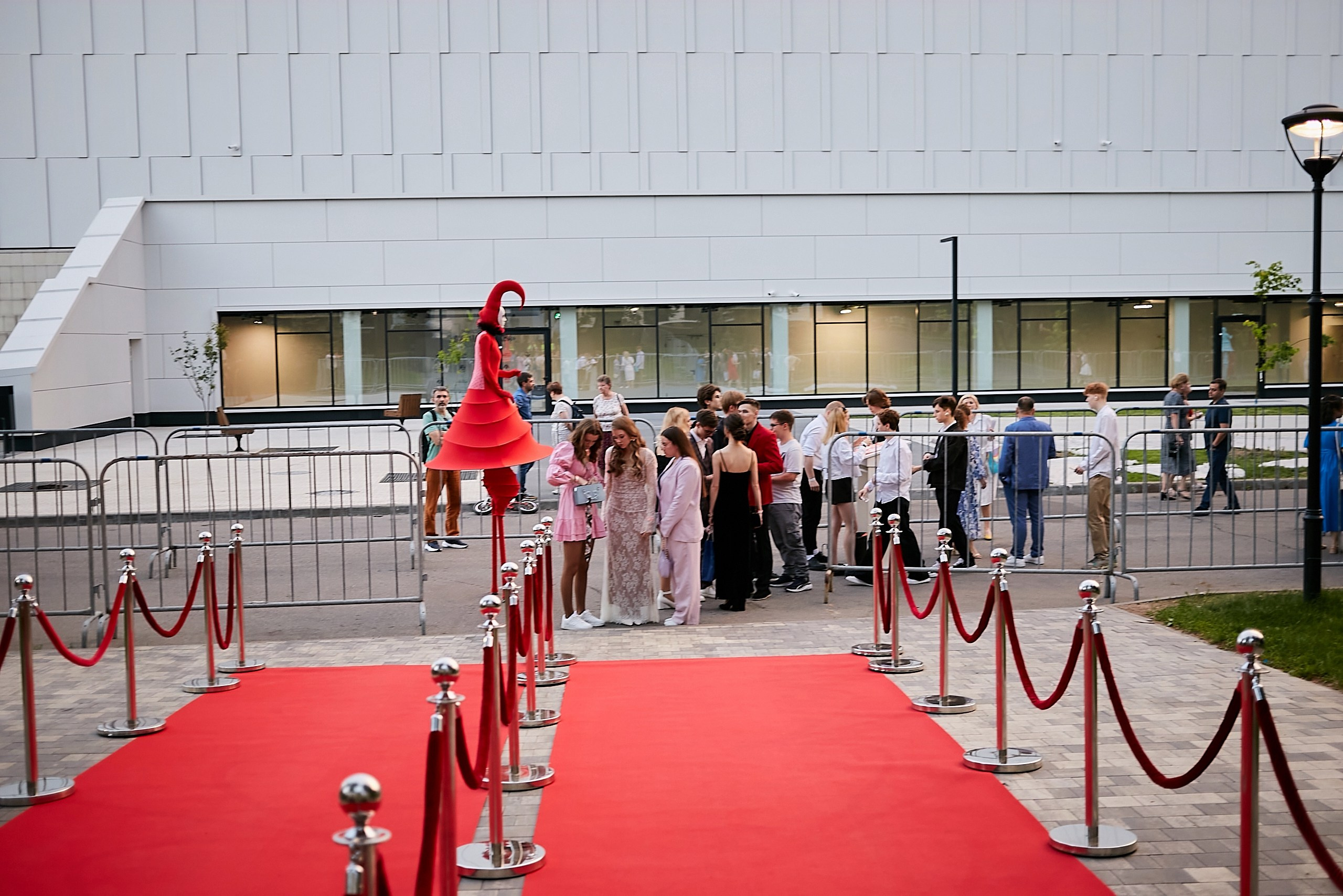 Выпускной 2024 концертный зал Академия ВТБ. Фотограф и Видеограф в Москве. Олег Корушев