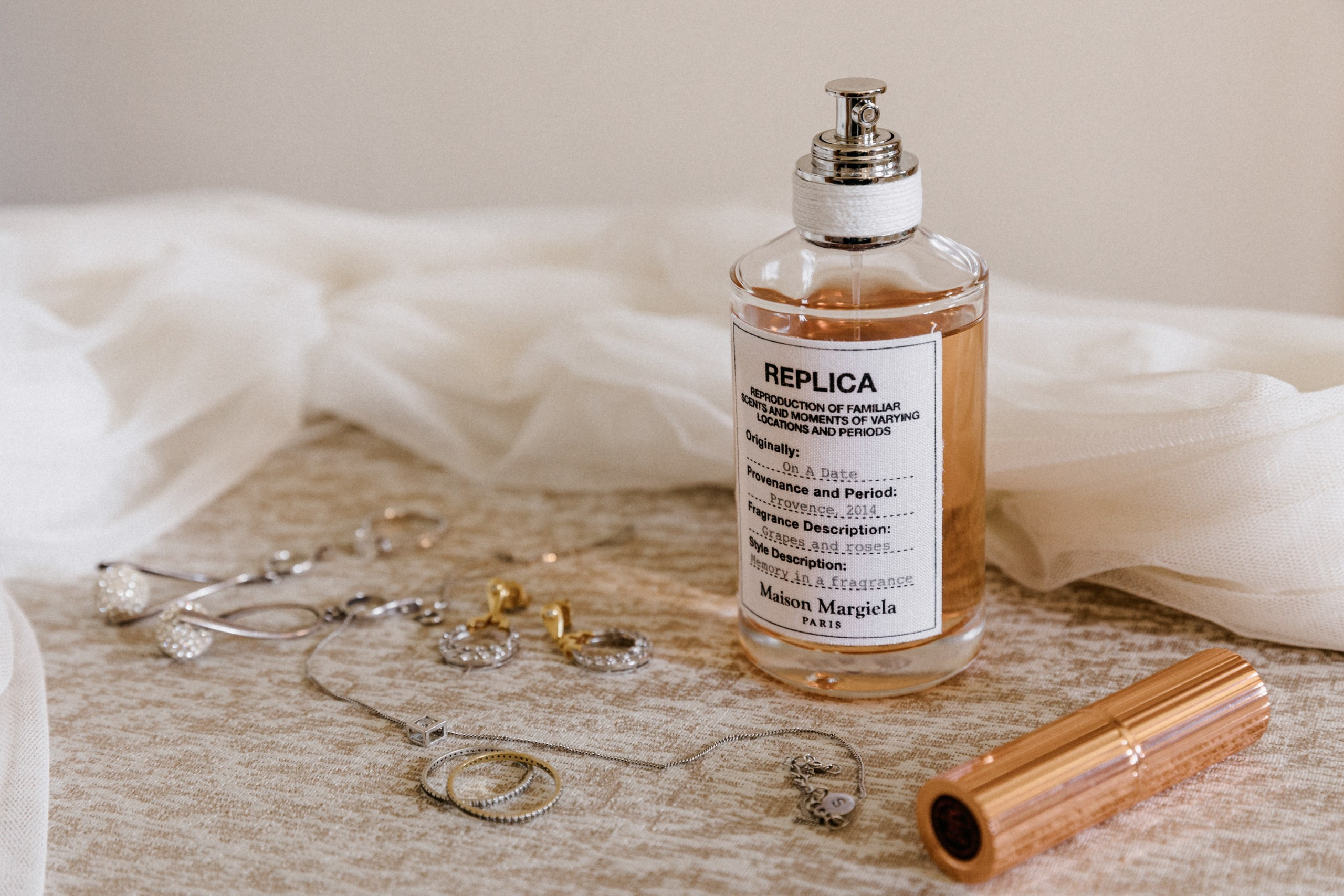 Ana & Tom Wedding at Notley Abbey. Moments Catchers — Wedding Photography & Video Duo in London