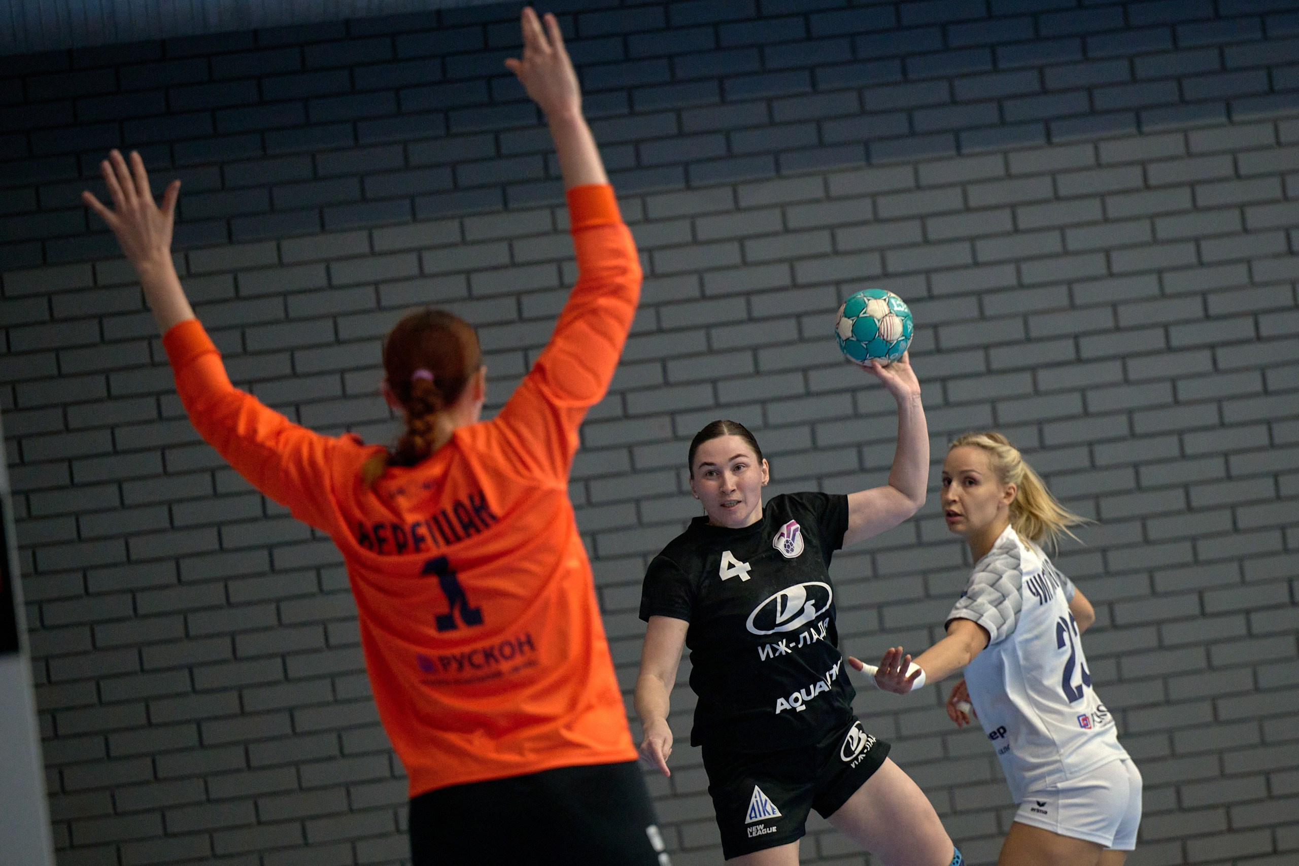 Гандбол. OLIMPBET Суперлига. «Университет» — «ЦСКА». Спортивный репортажный фотограф в Ижевске Сергей Мерзляков