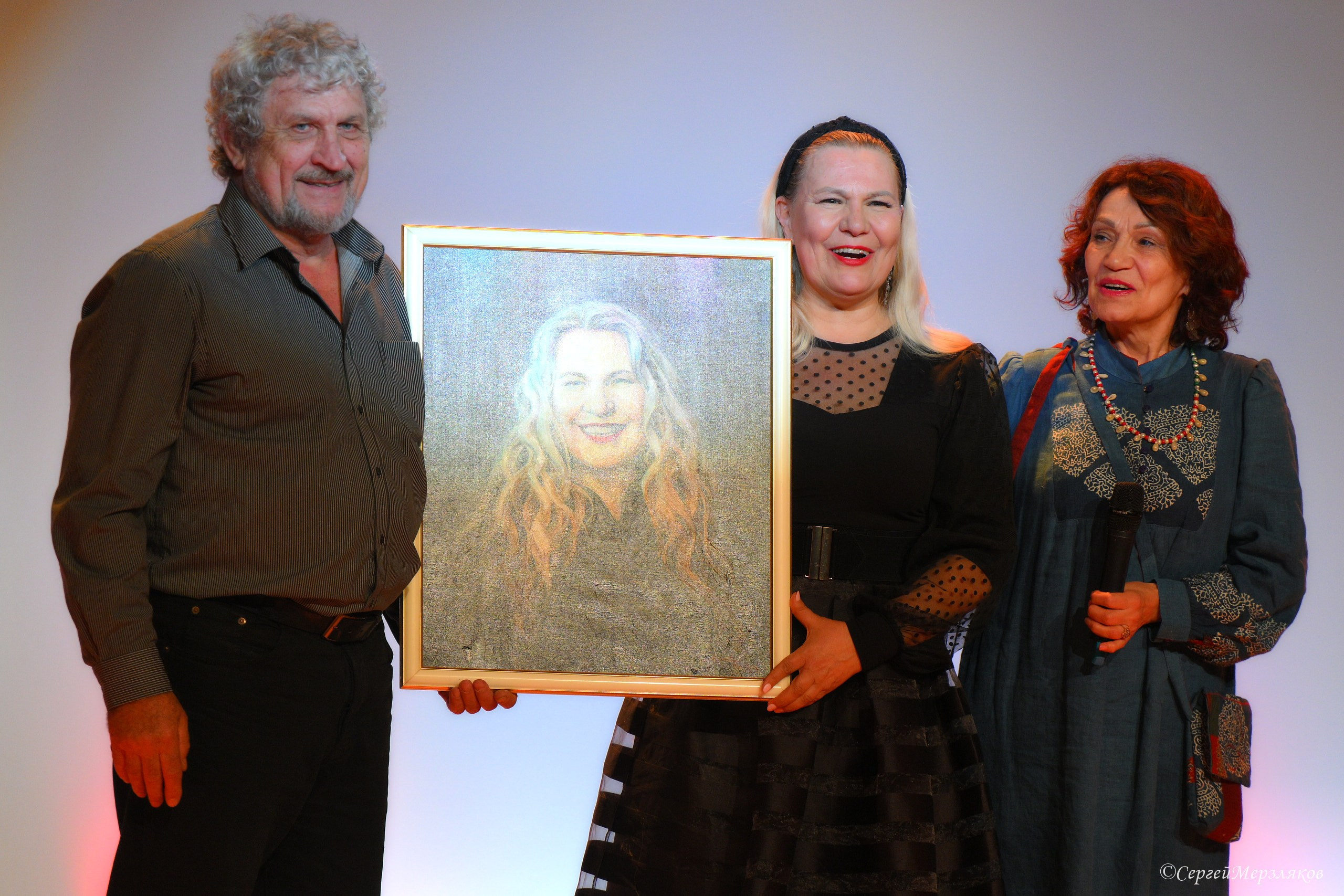 Концерт Марии Толстухиной. Ижевск 07.04.2024 ДК Строитель. Спортивный репортажный фотограф в Ижевске Сергей Мерзляков