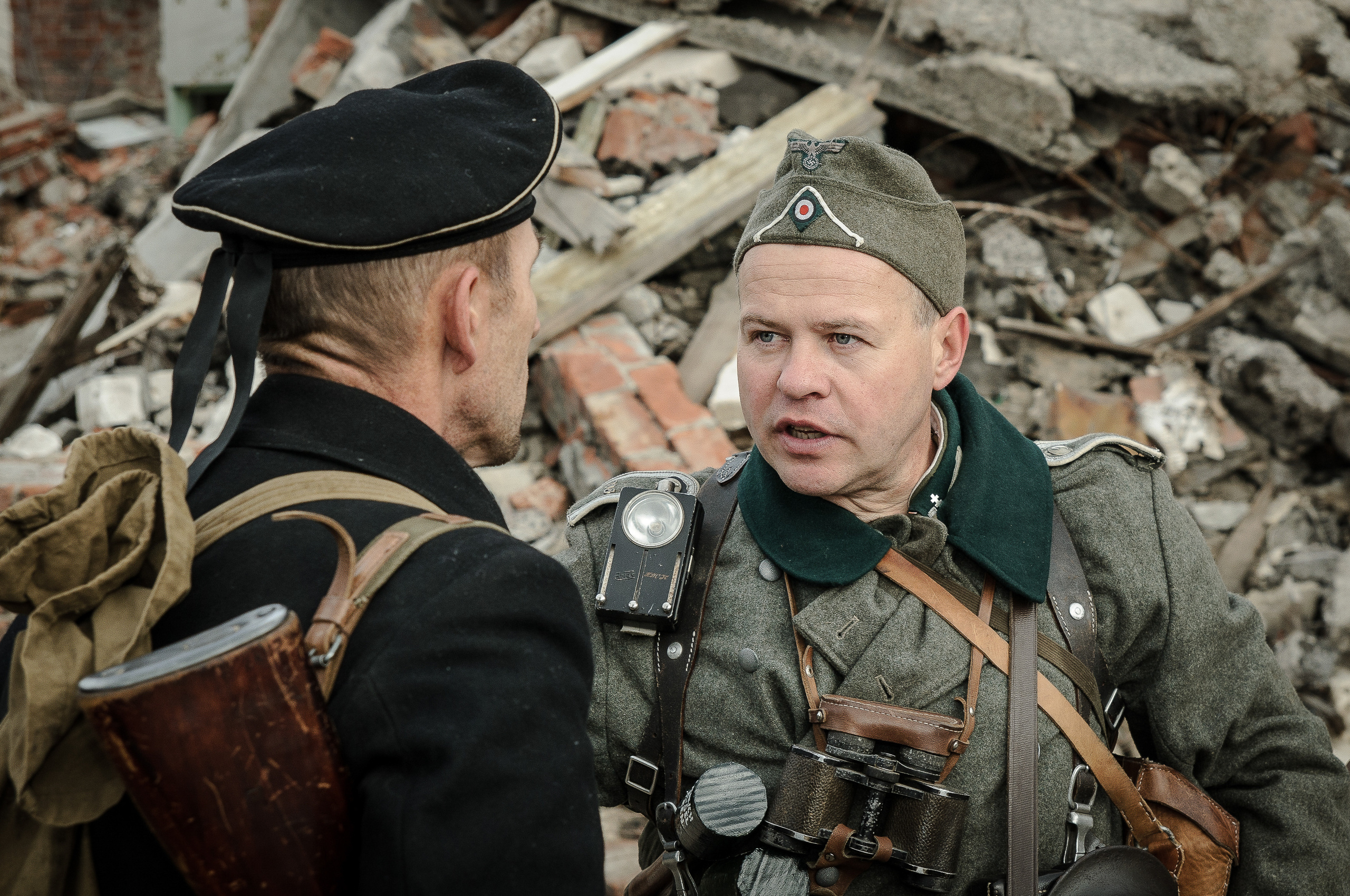 Два реконструктора на исторической реконструкции