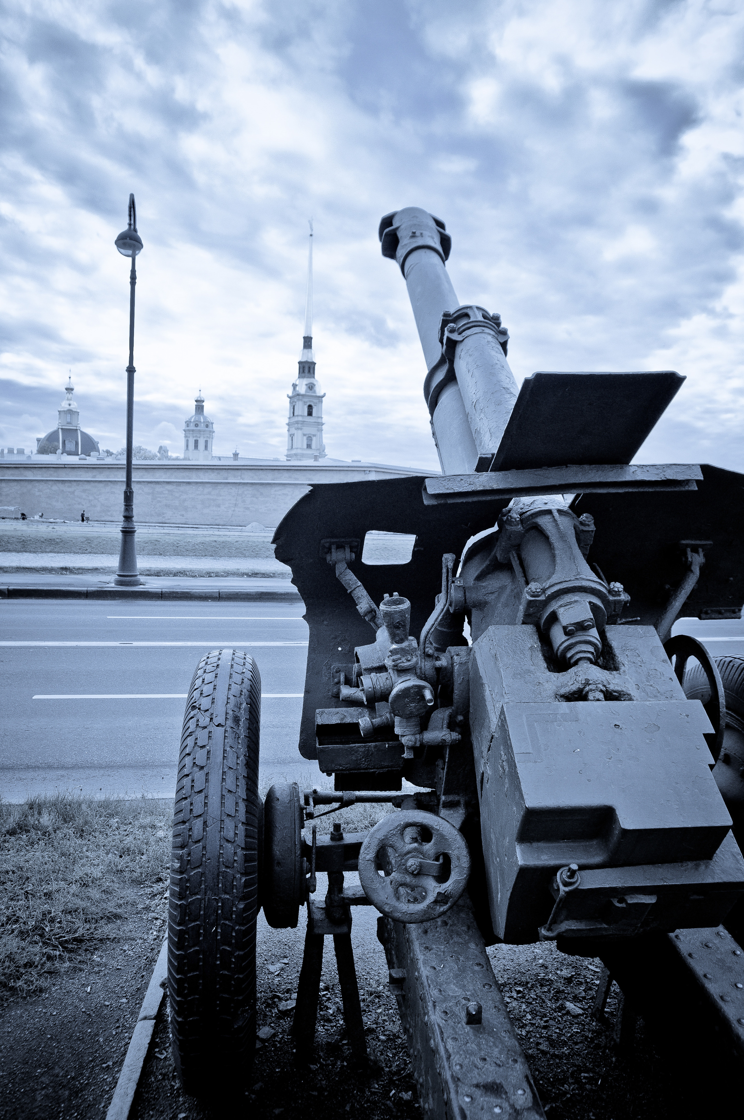 Артиллерийское орудие в Санкт-Петербурге
