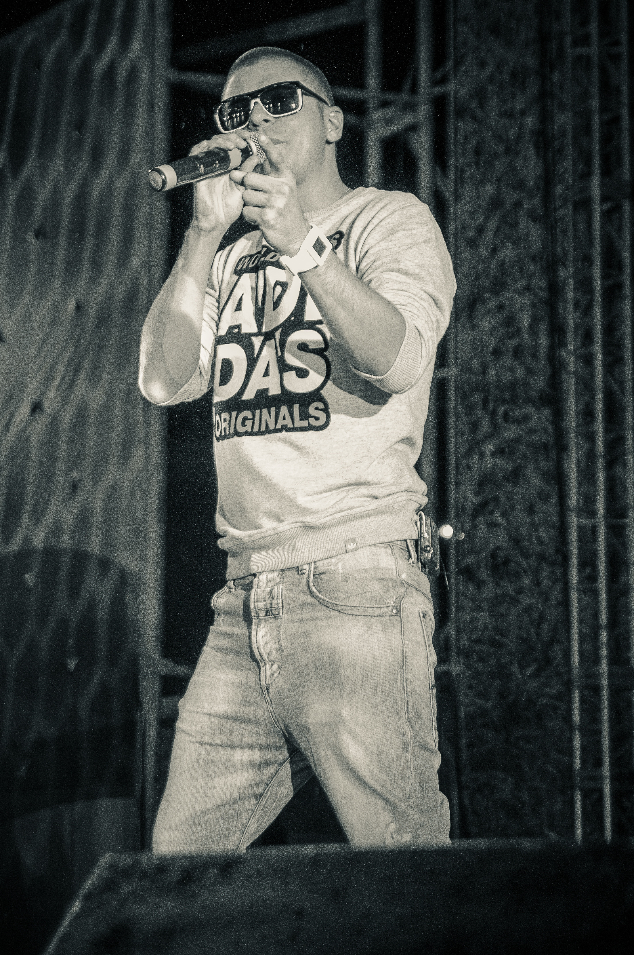 Участник группы "Корни"