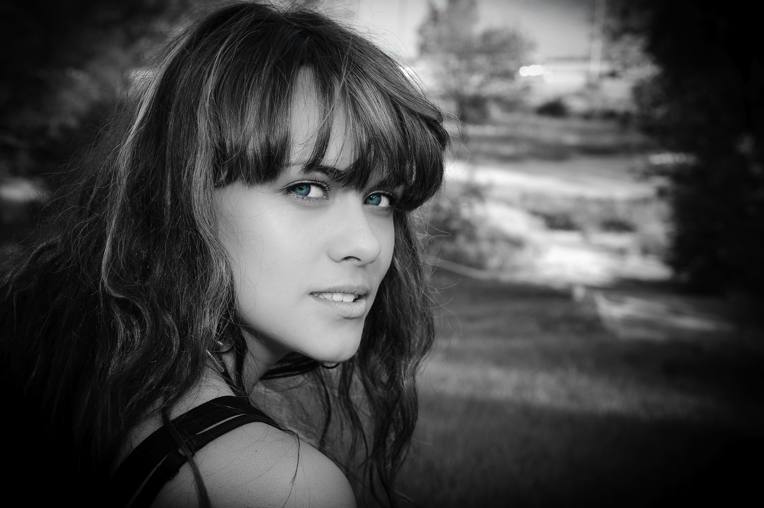 Девушка с голубыми глазами