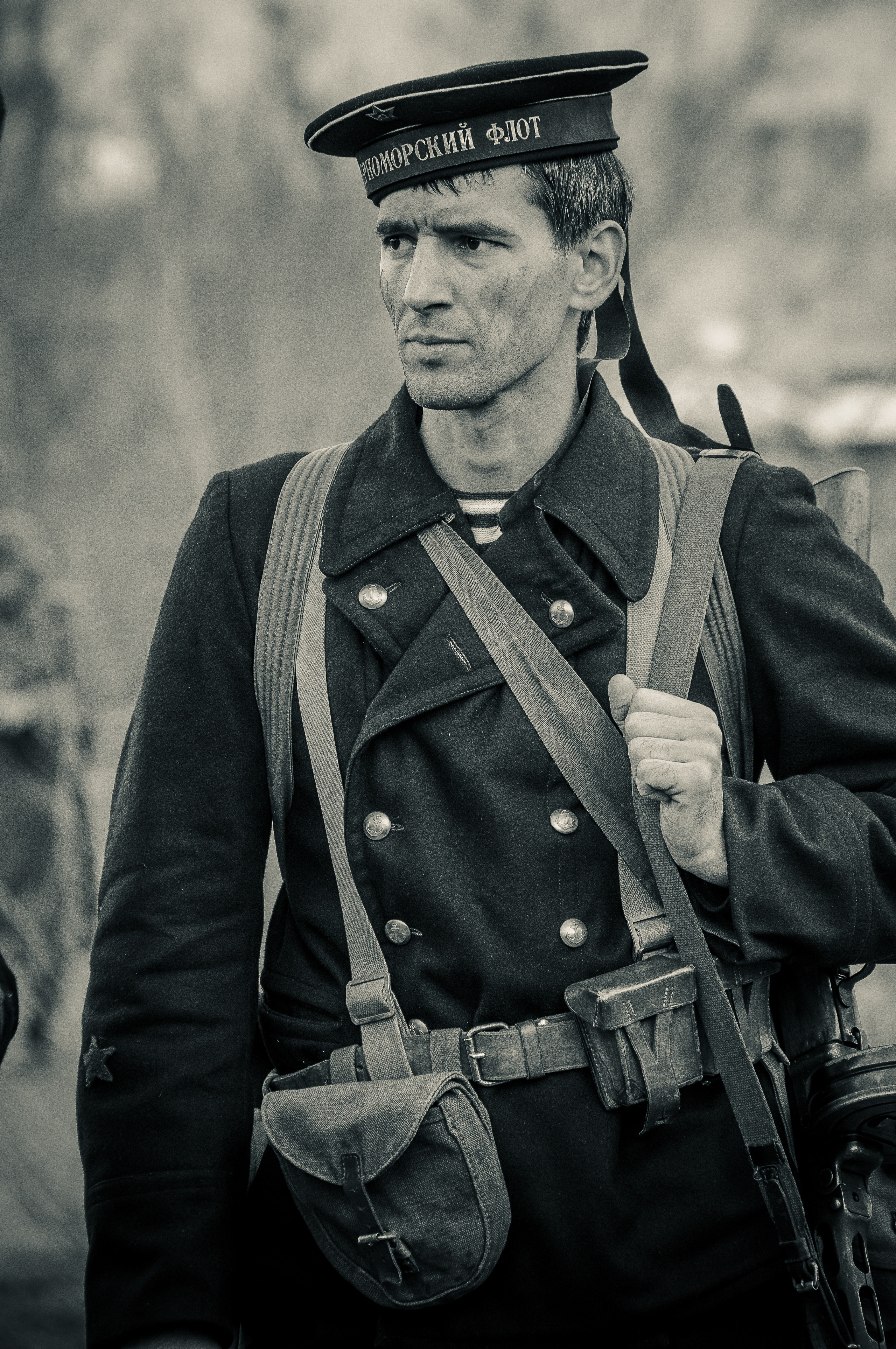 Моряк в бескозырке на исторической реконструкции