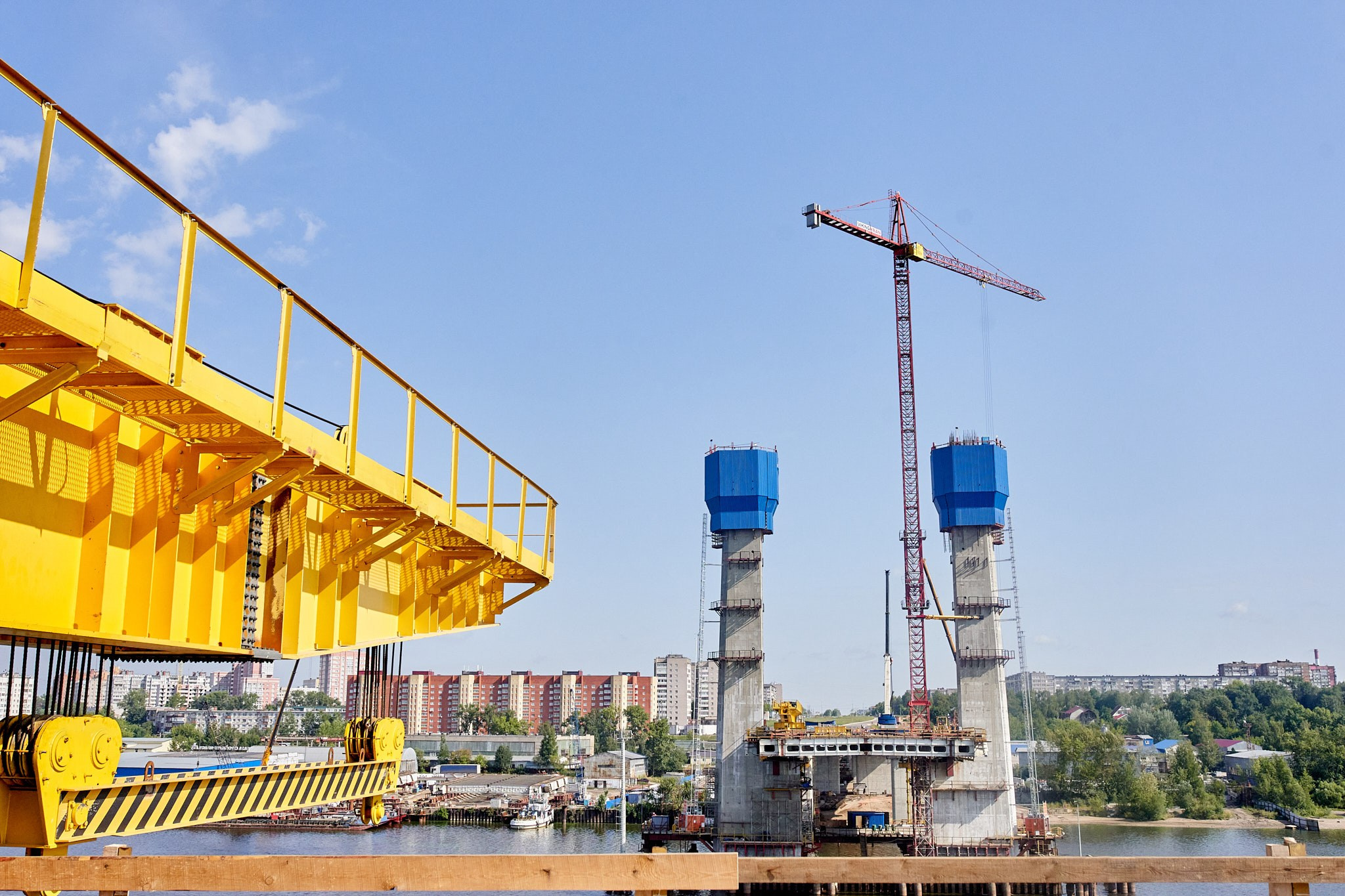 Строительство моста из бетона. Фотосъемка