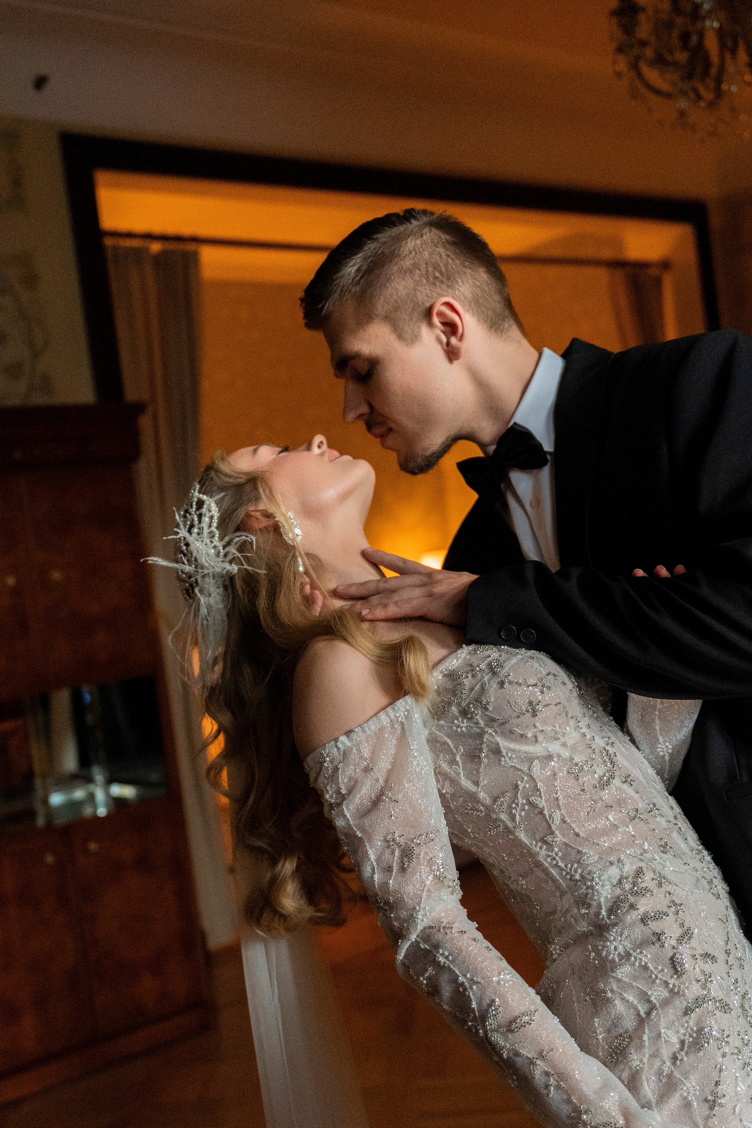 Свадебная фотосессия в отеле Метрополь. Свадебный фотограф в Москве Анна Полушина