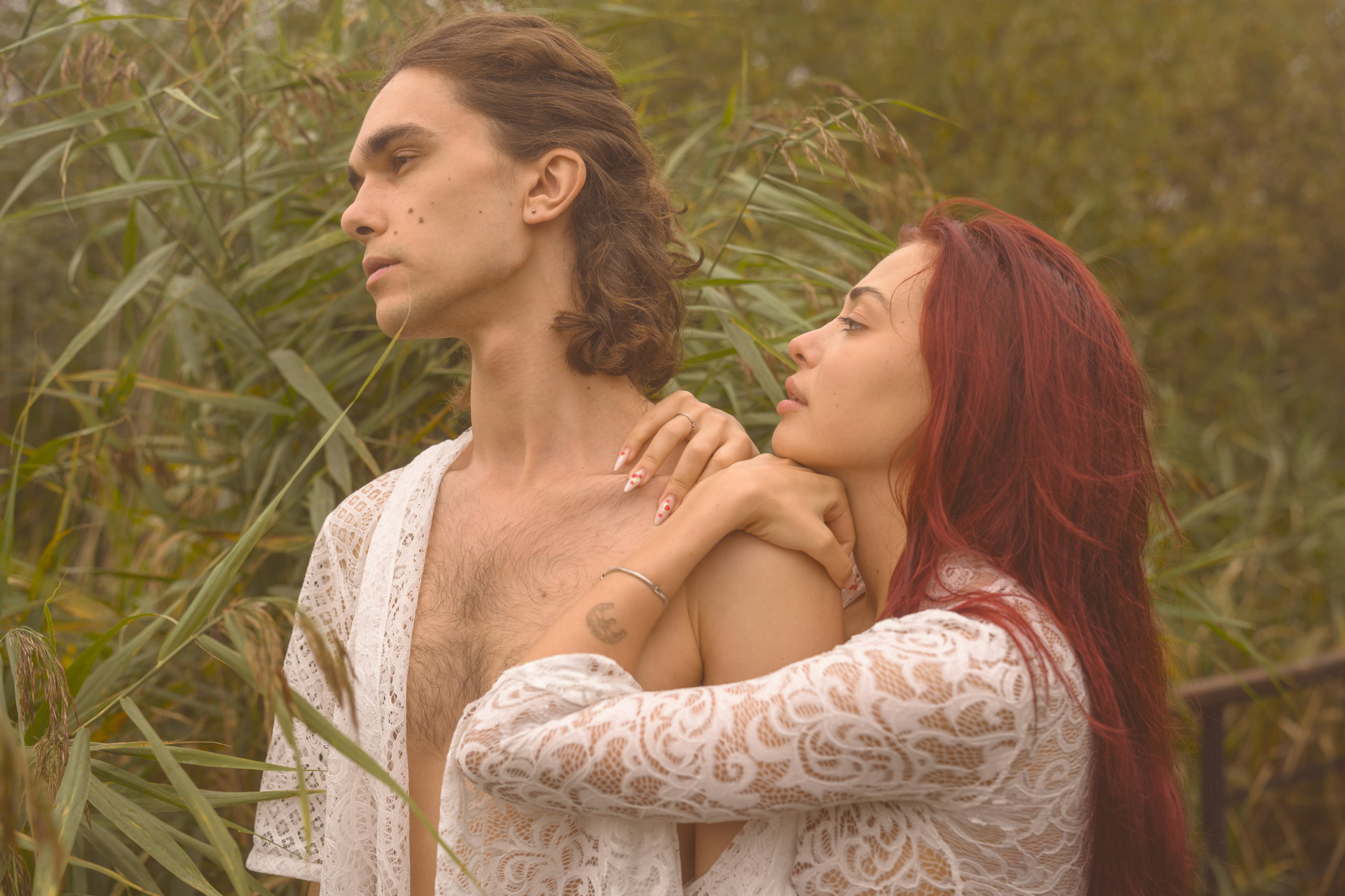 Фотосъемка Love Story на берегу Финского залива на экотропе