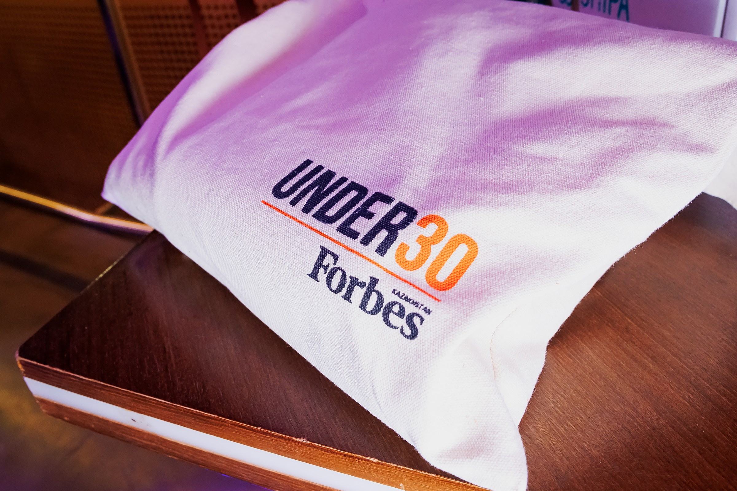 Угадать за 60 секунд-Event Bar. Репортажный фотограф в Алматы Каюпов Сержан