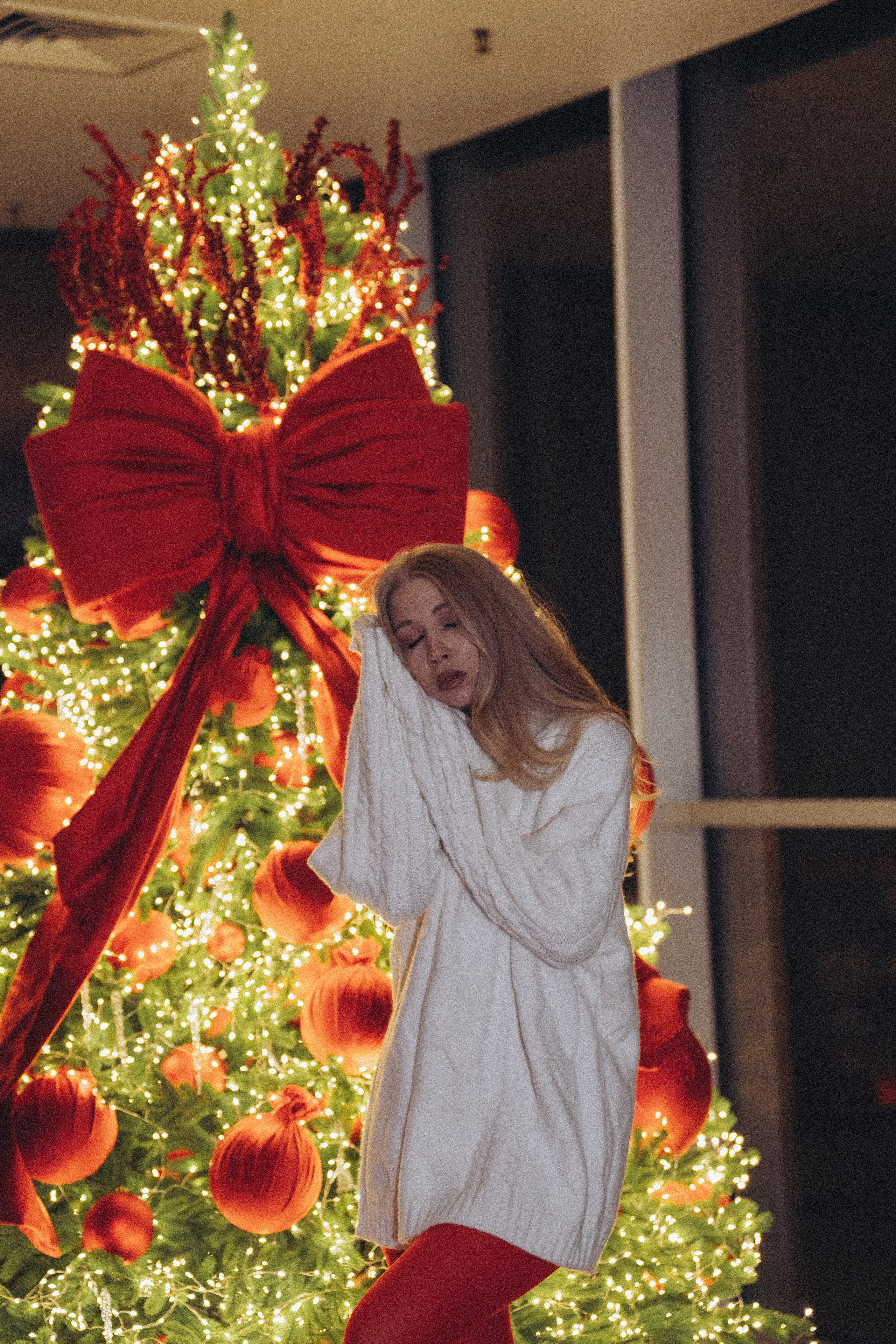 ФОТОСЕССИЯ К НОВОМУ ГОДУ В СТУДИИ С ЕЛОЧКОЙ КРАСИВЫЙ ОБРАЗ. Профессиональный фотограф, Санкт-Петербург — Виктория Богомолова