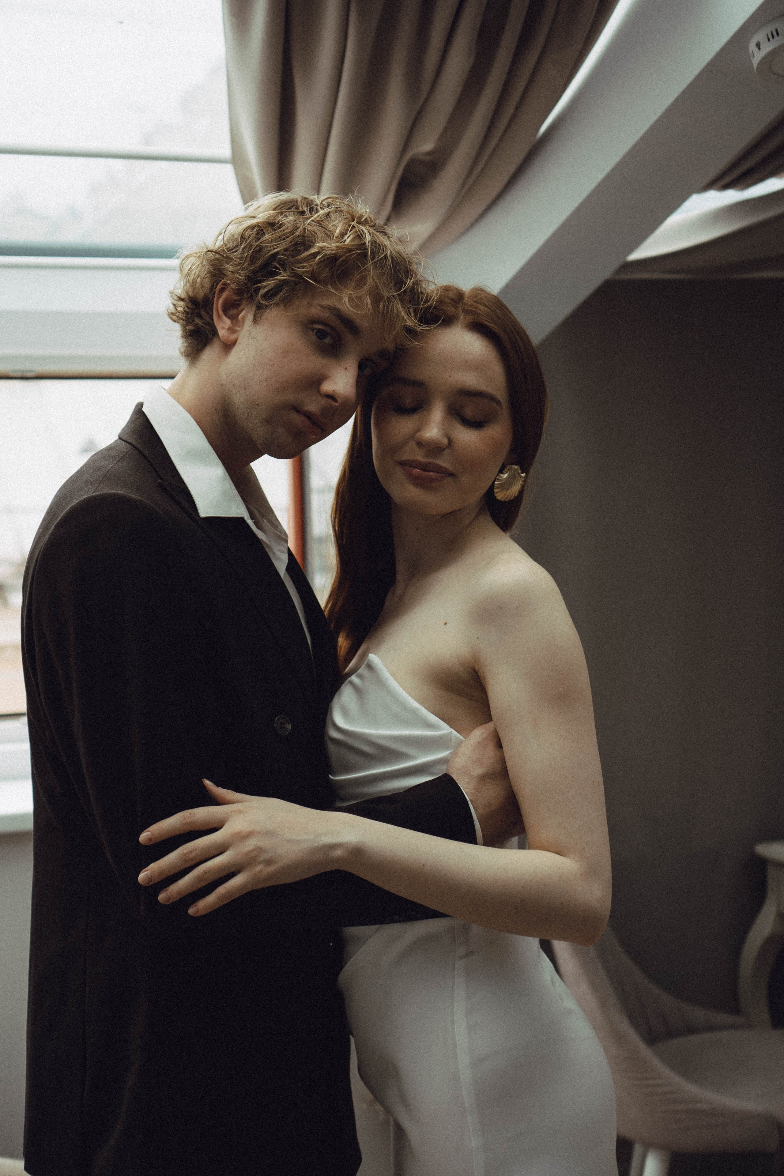 СВАДЕБНАЯ СЬЕМКА В ОТЕЛЕ. СБОРЫ ЖЕНИХА И НЕВЕСТЫ И ТАКЖЕ ТОР И ПОДГОТОВКА К ПРОГУЛКЕ. Профессиональный фотограф, Санкт-Петербург — Виктория Богомолова