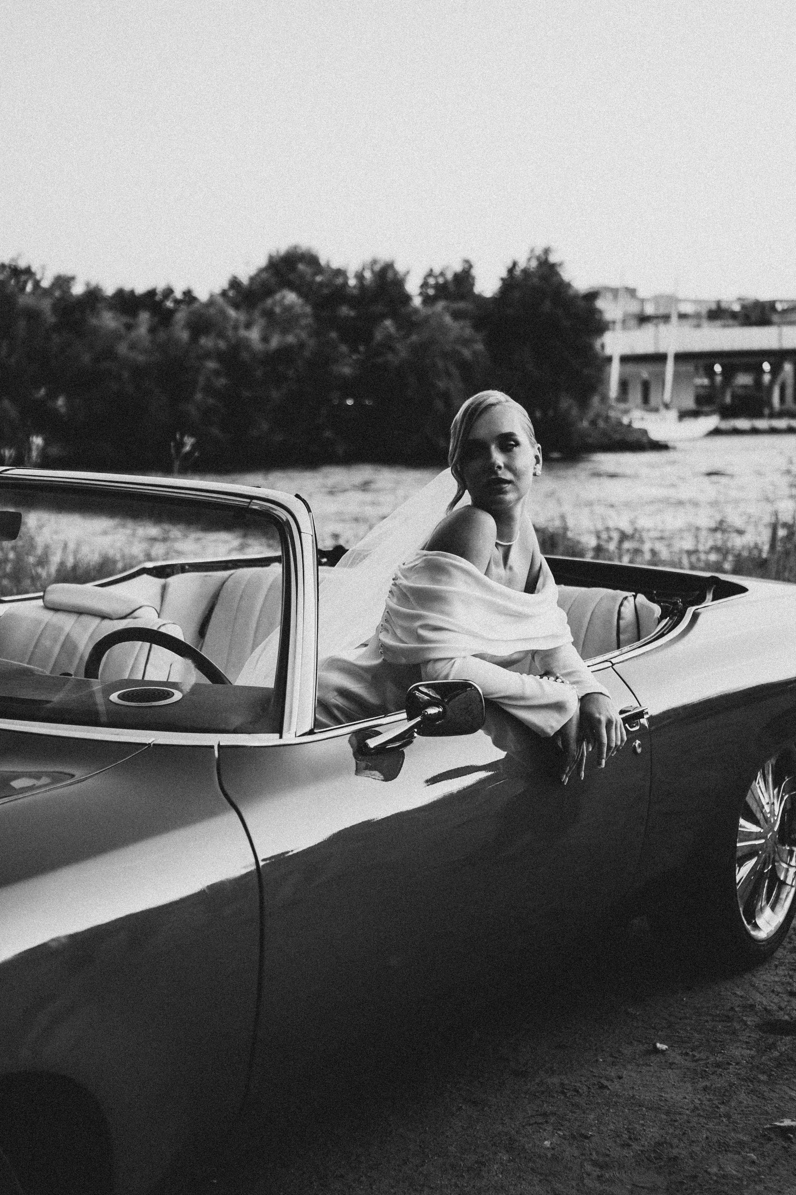 СВАДЕБНАЯ СЬЕМКА ВОЗЛЕ МСОТА БЕТАНКУРА НА КАБРИОЛЕТЕ. Профессиональный фотограф, Санкт-Петербург — Виктория Богомолова