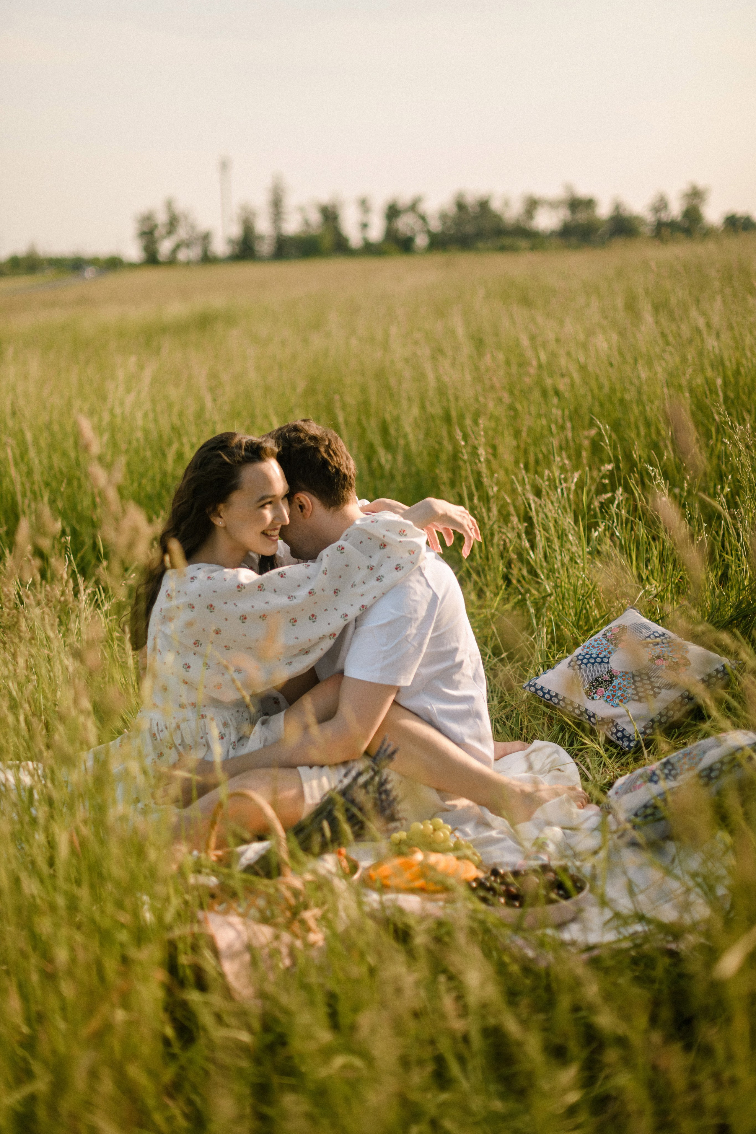 Лиза и Лёша в поле. Свадебный фотограф в Санкт-Петербурге София Шубик