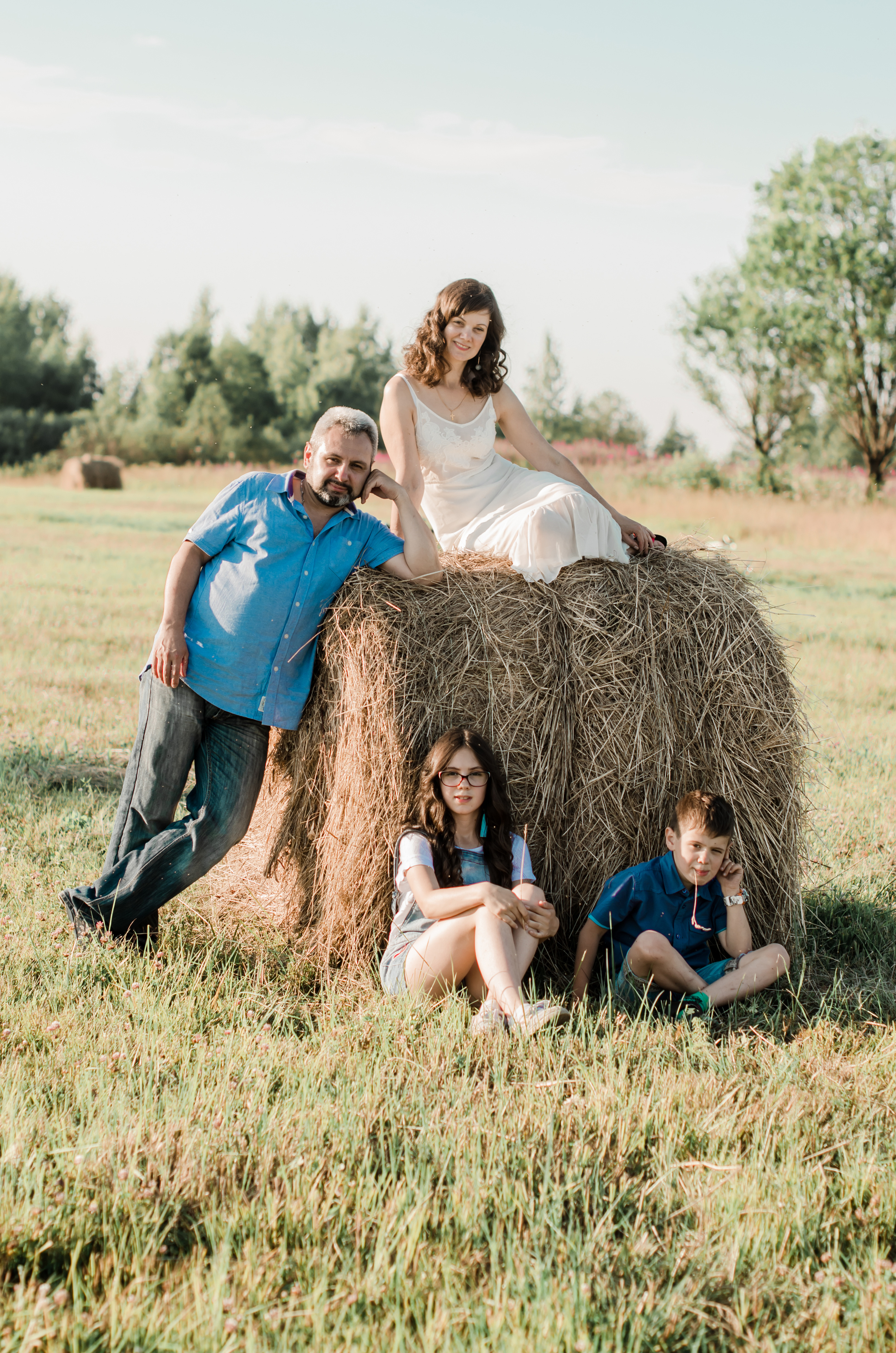 Глеб, Татьяна, Ульяна и Леонид. Свадебный фотограф Анастасия Сюзанова