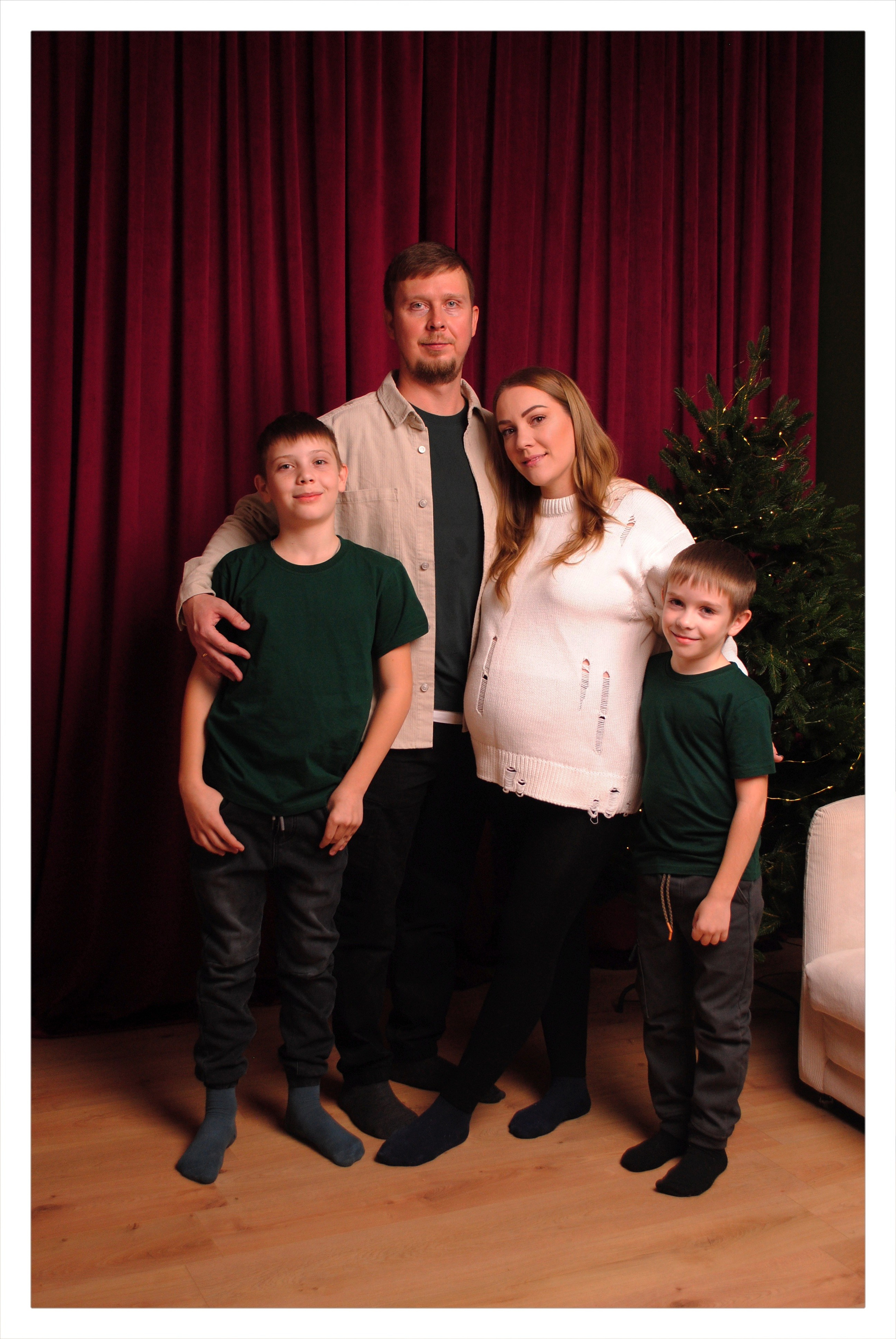 Мария и семья. Фотограф Мария Мусаелян