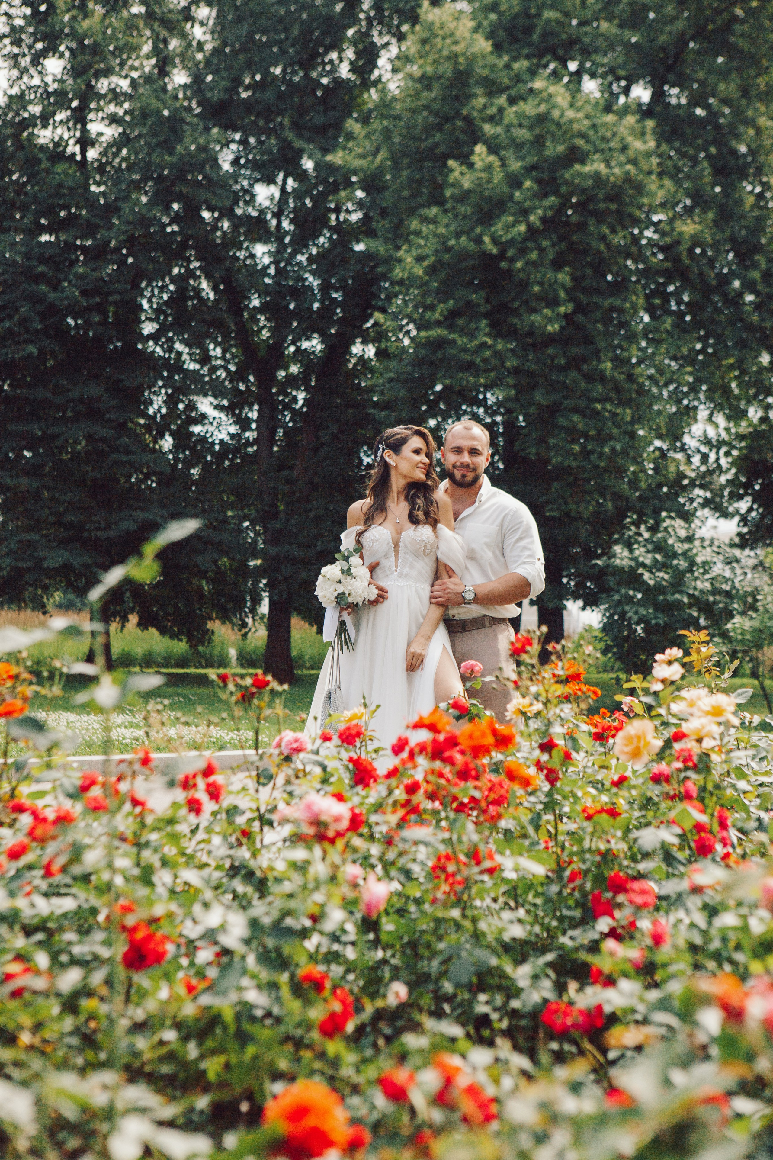 Молодожены в павильоне космонавтики и авиации №34 на вднх и в ресторане московское небо. Фотограф Ольга Ефремова